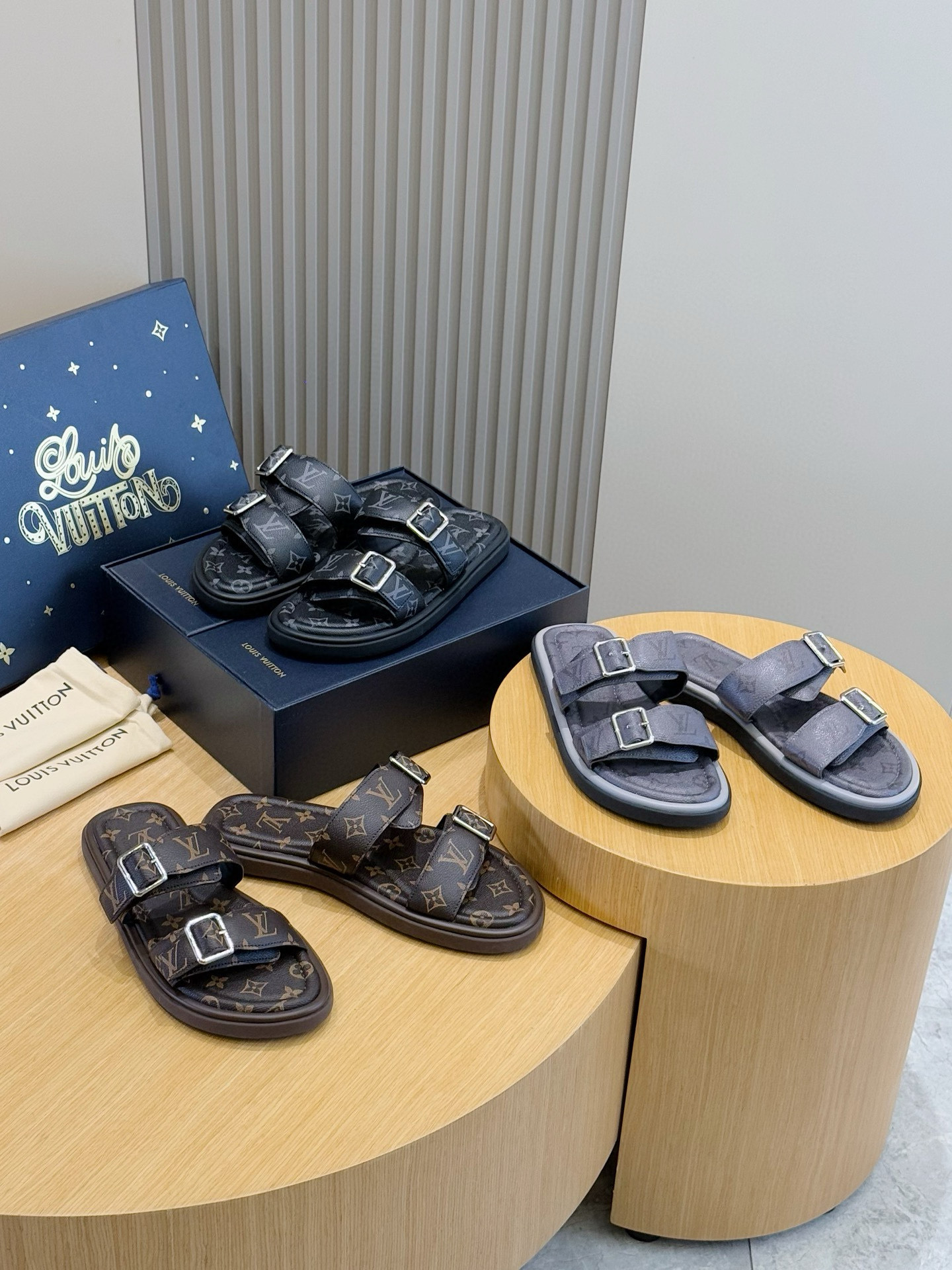 LV shoe