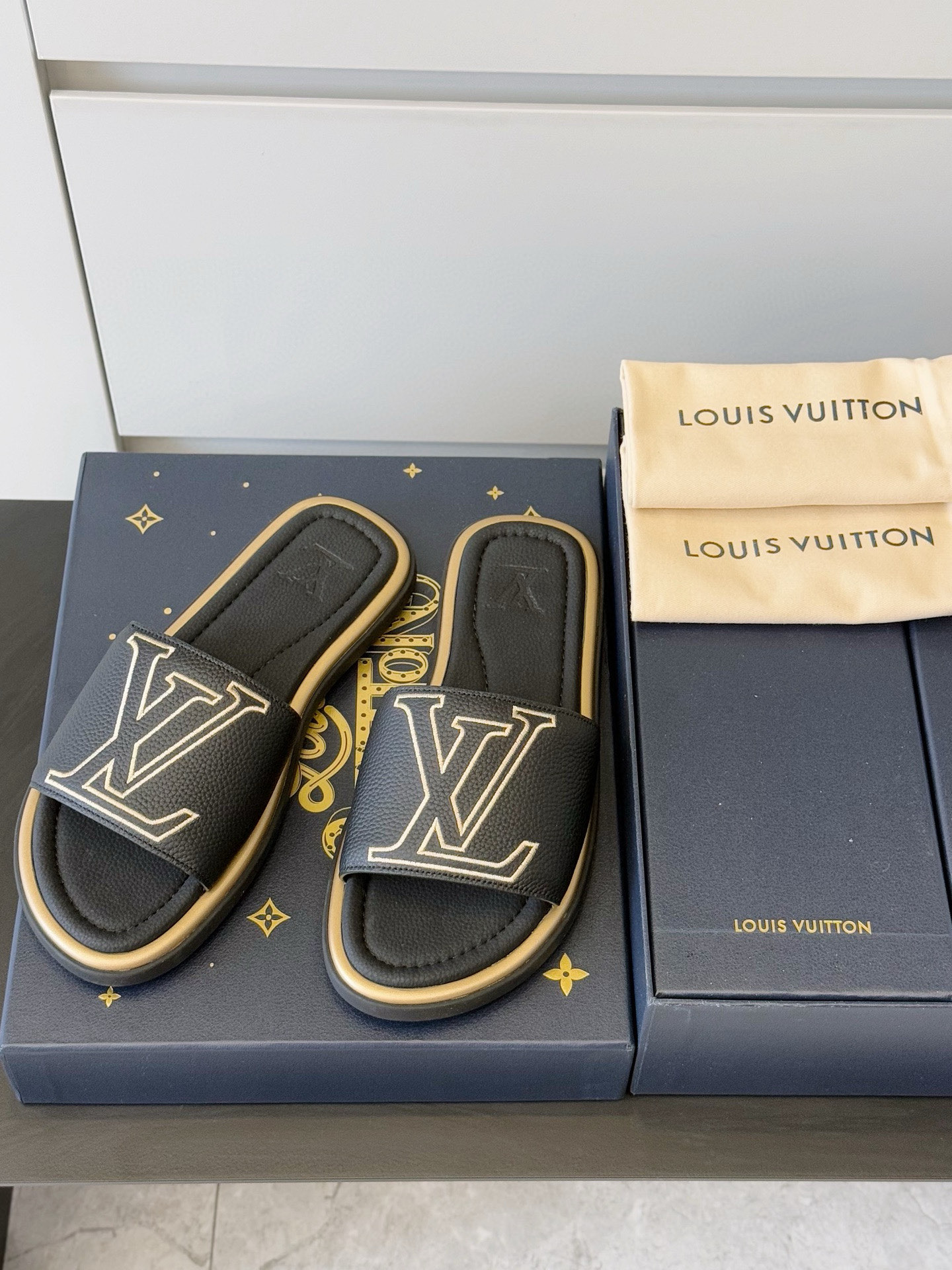 LV shoe