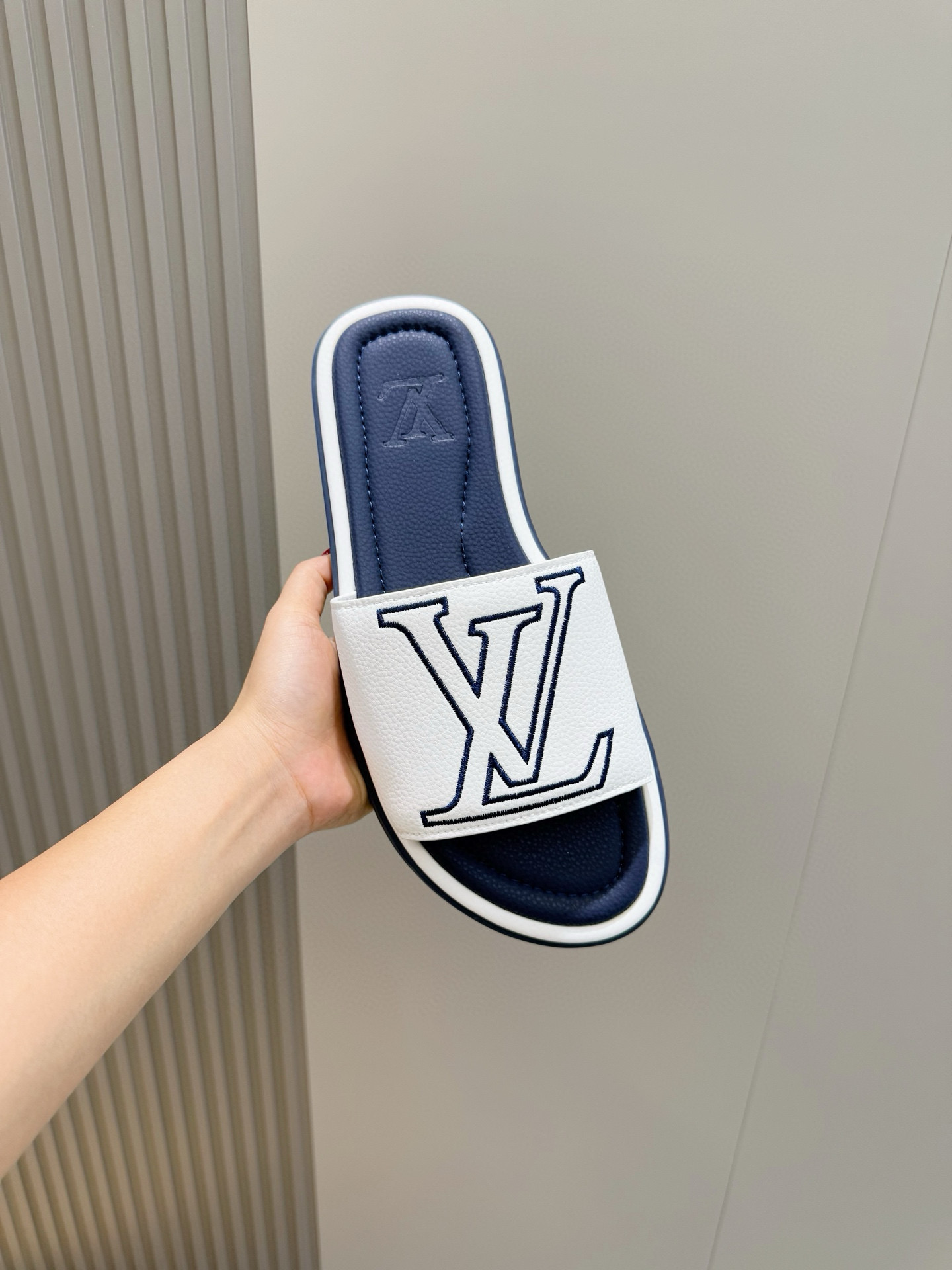 LV shoe
