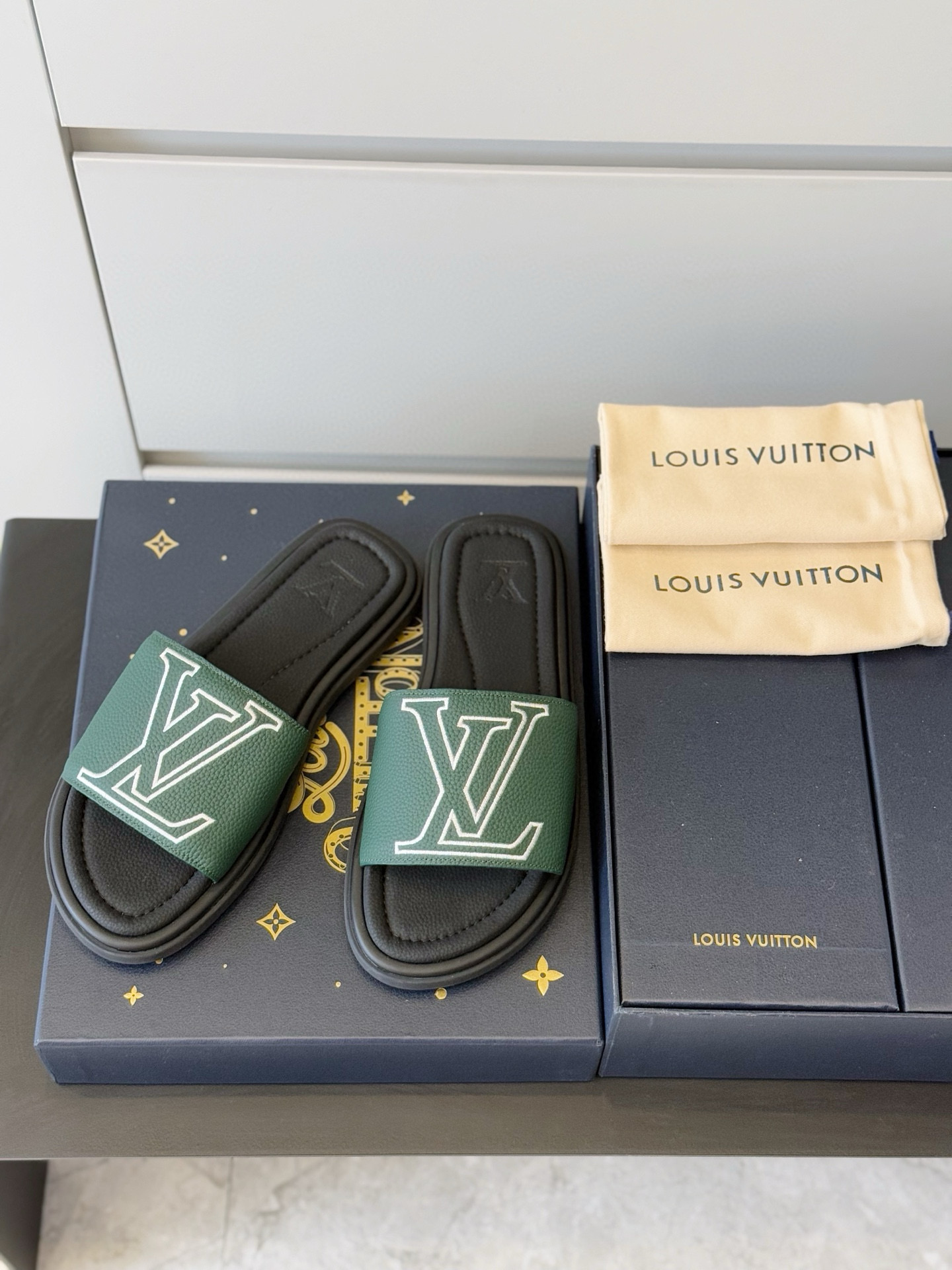 LV shoe