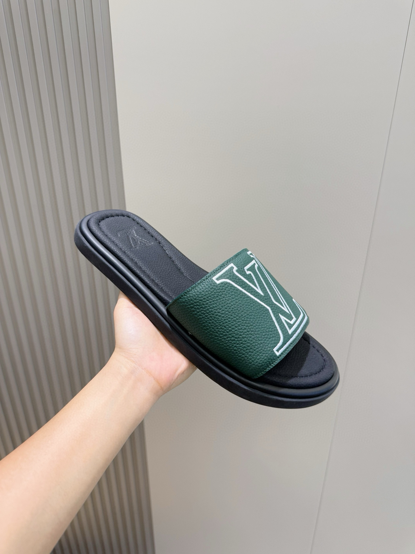 LV shoe
