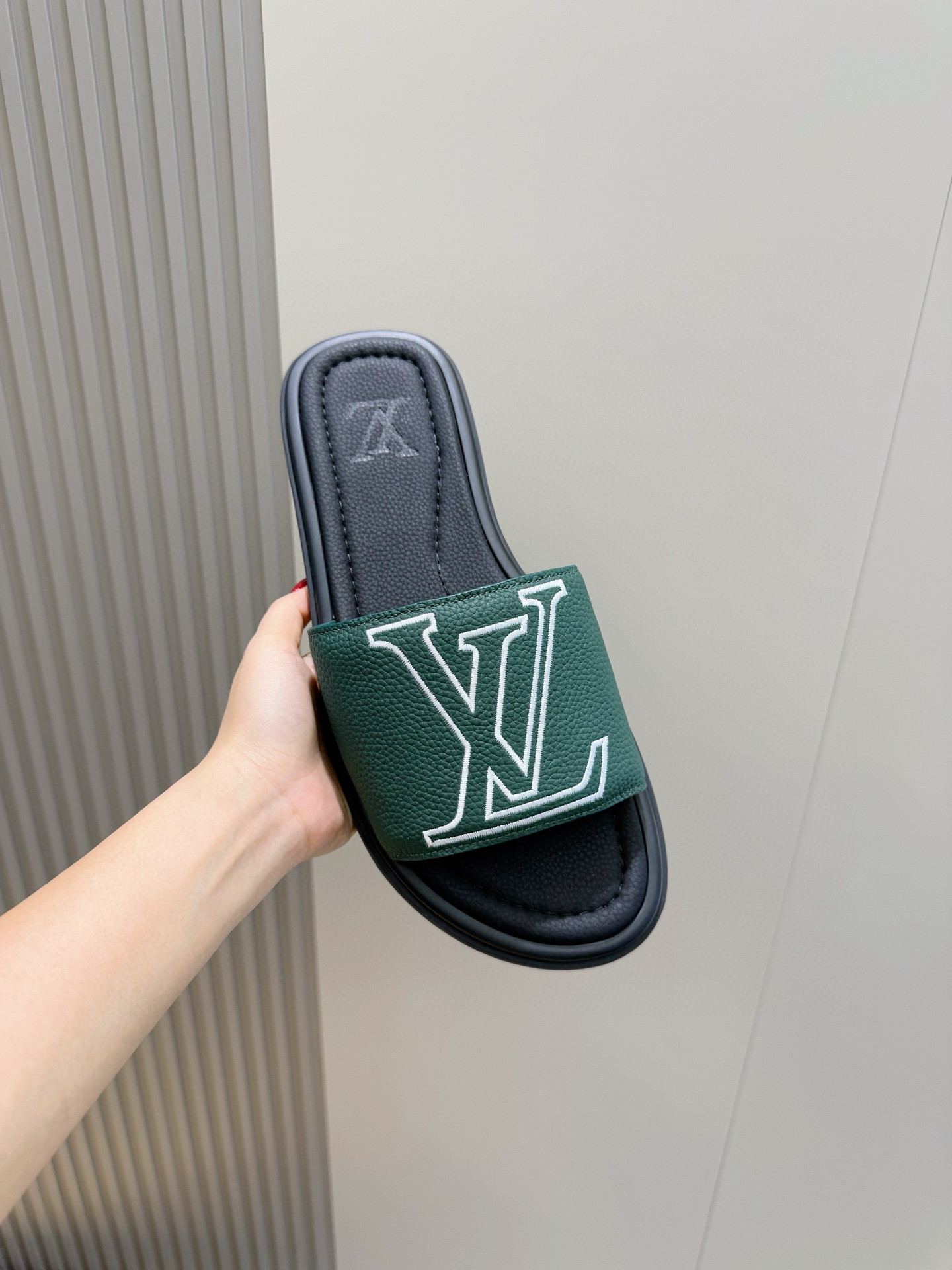 LV shoe