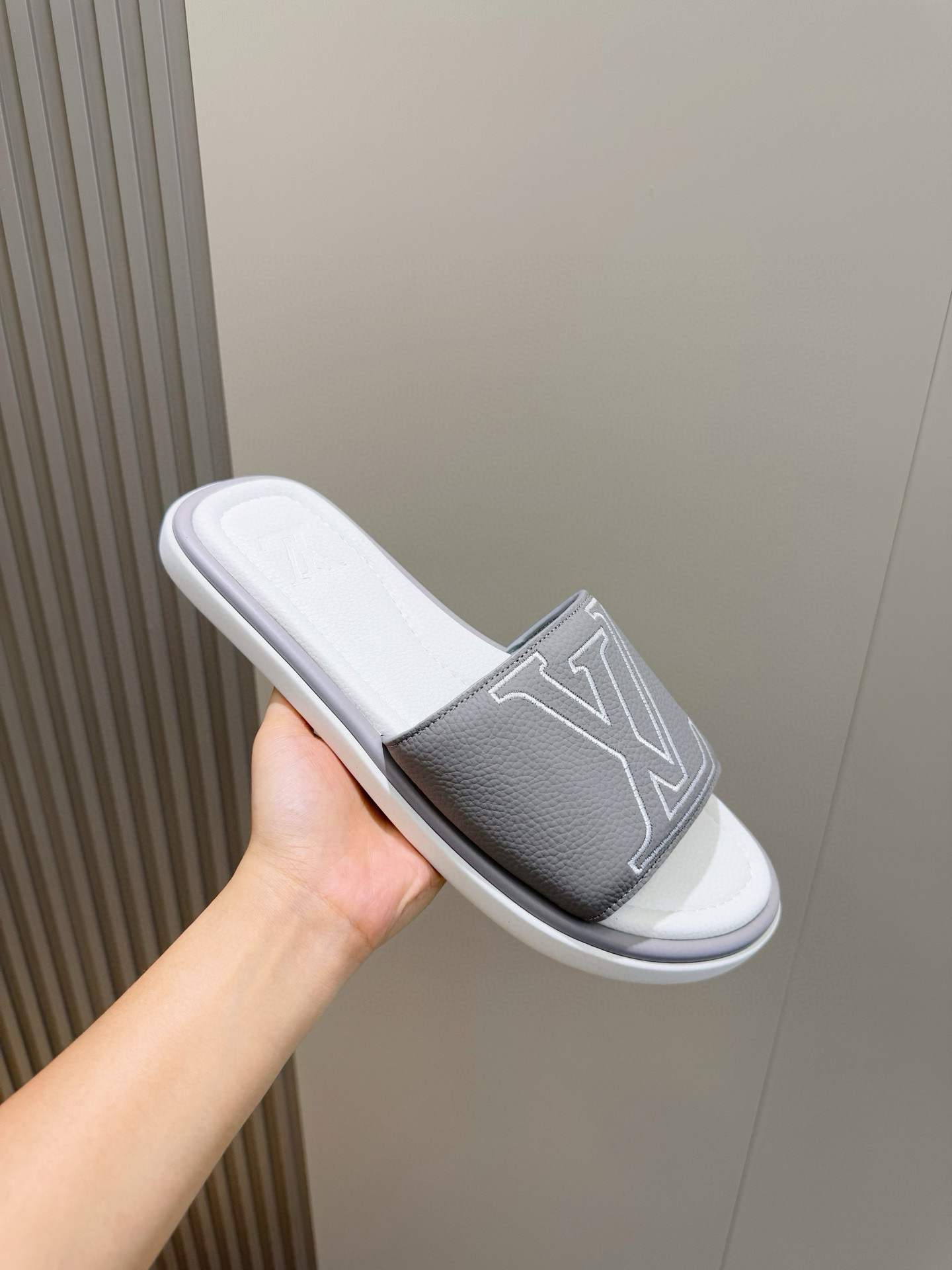 LV shoe