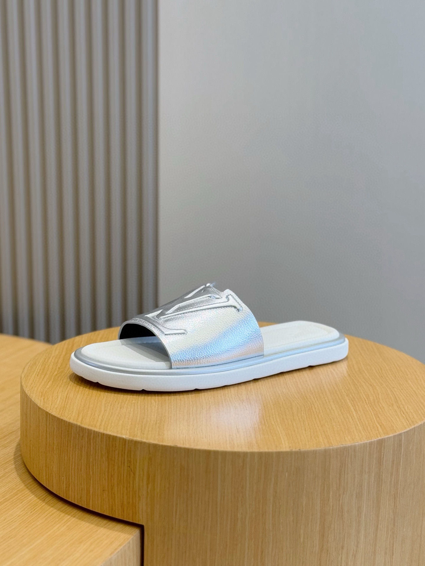 LV shoe
