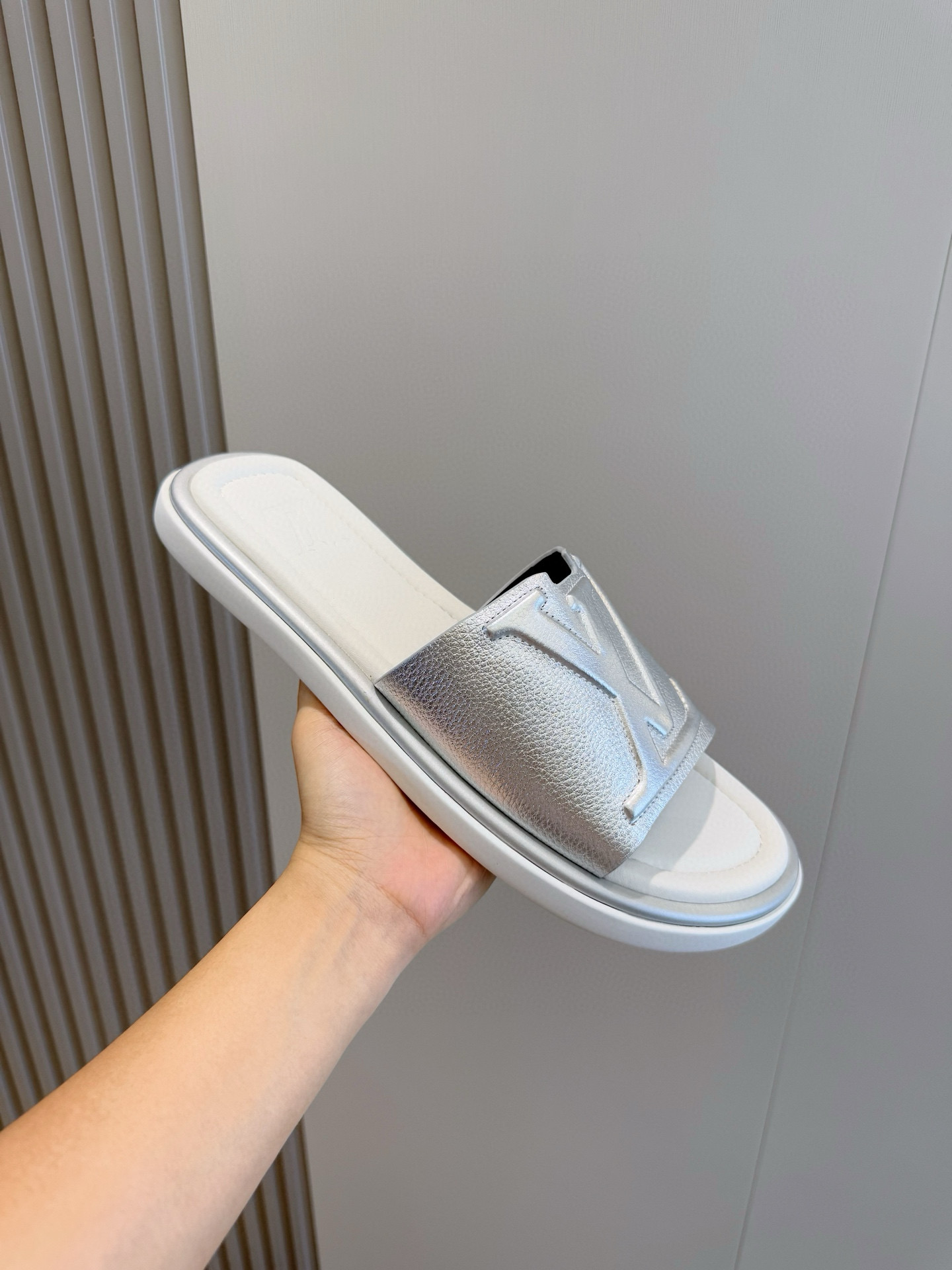 LV shoe
