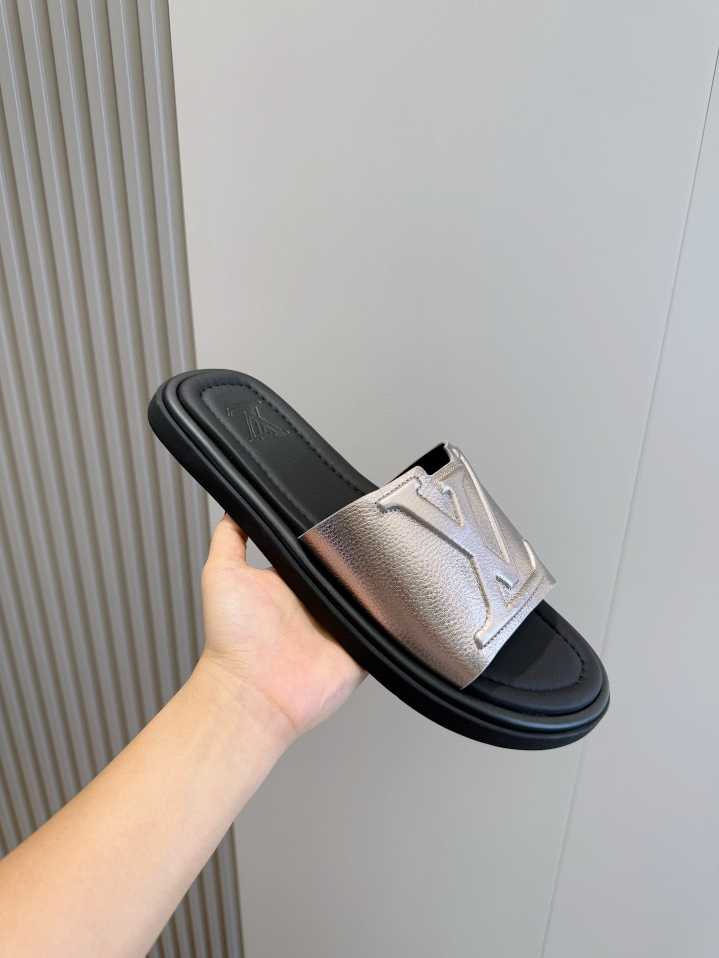 LV shoe