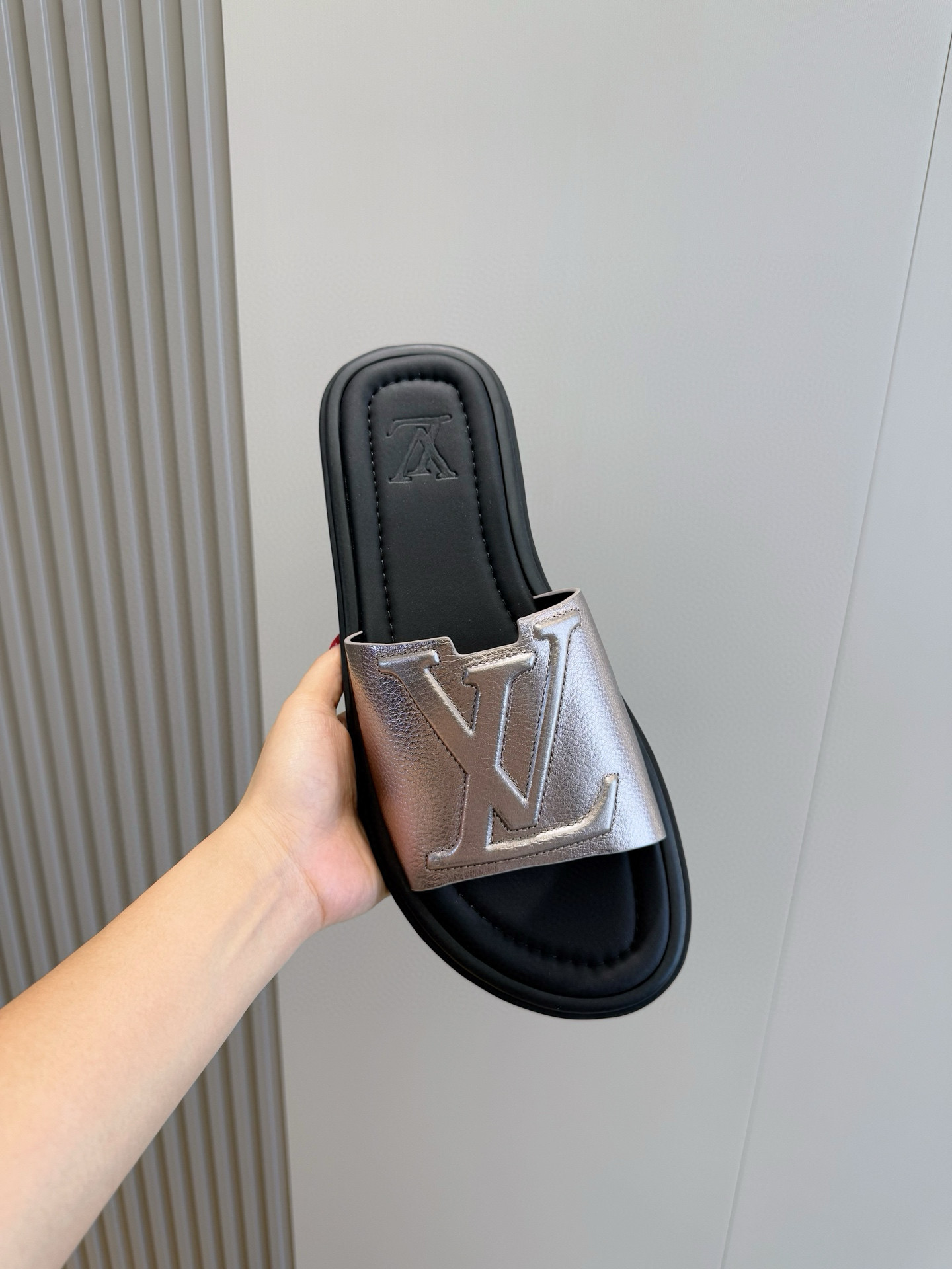 LV shoe