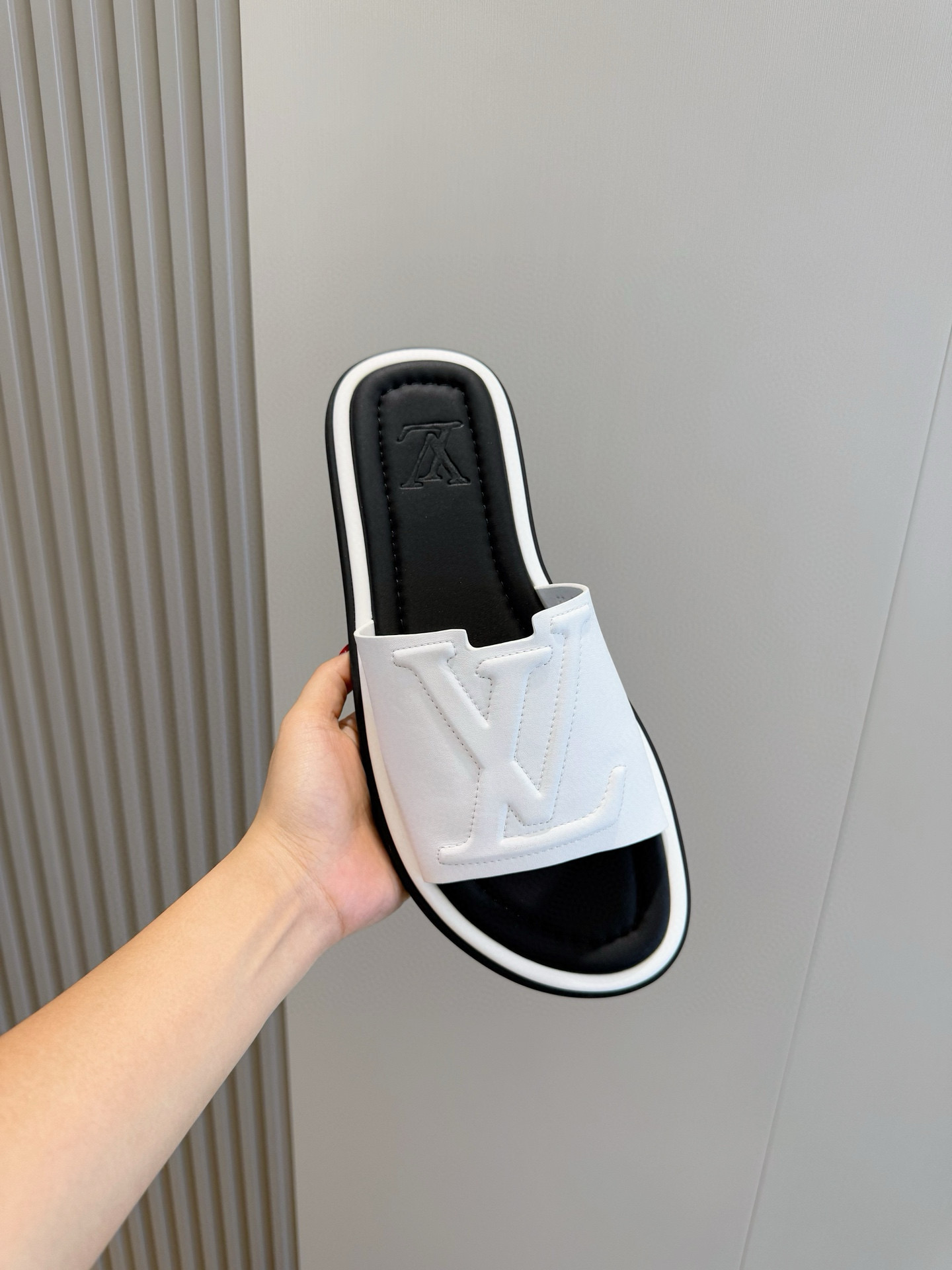 LV shoe