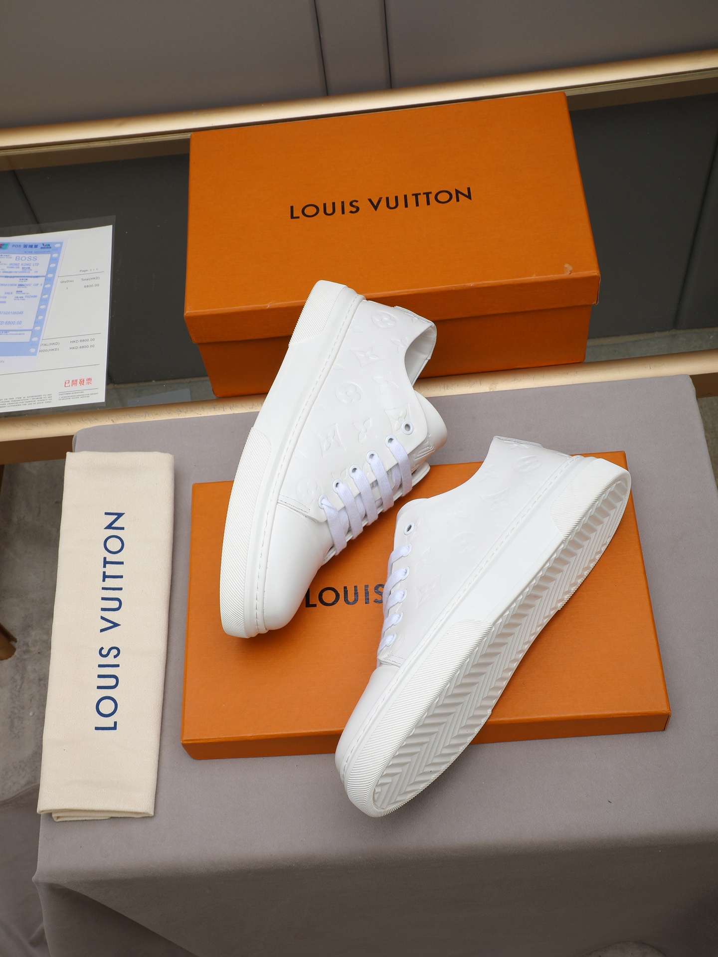 LV shoe