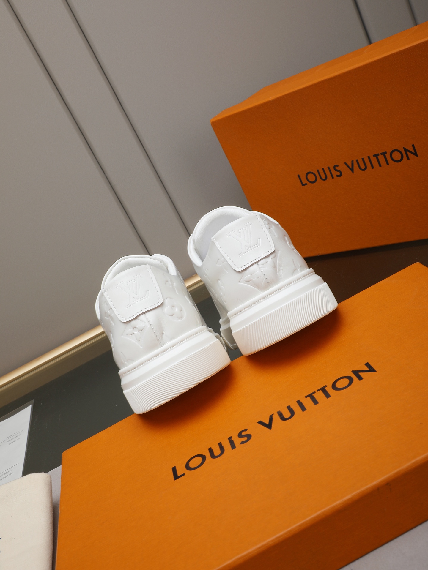 LV shoe