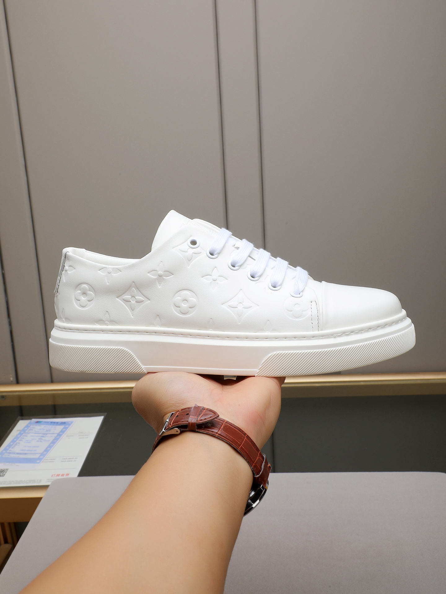 LV shoe