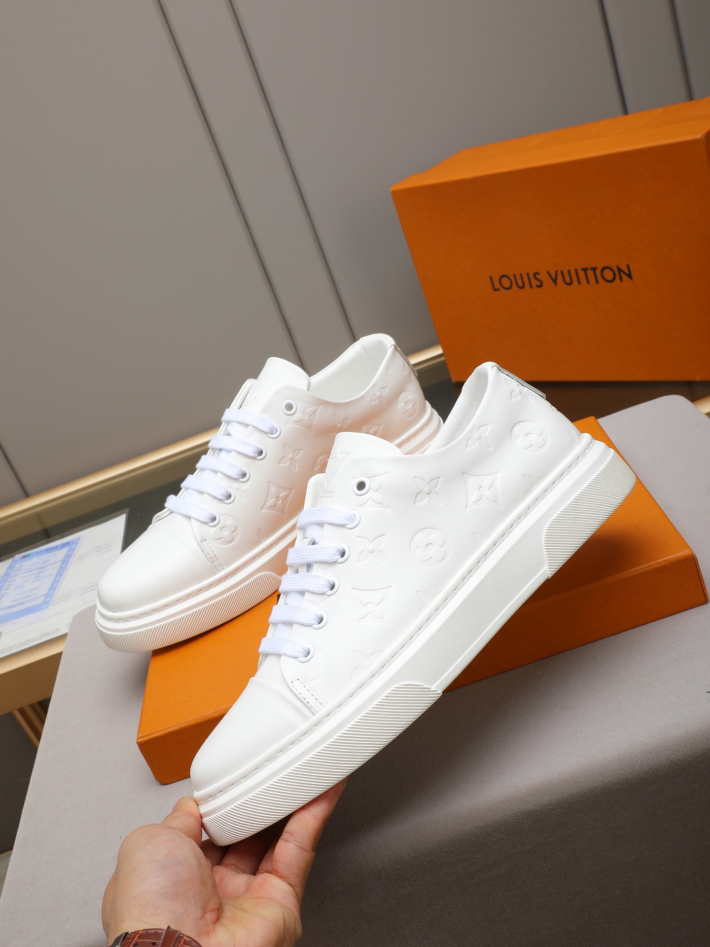 LV shoe