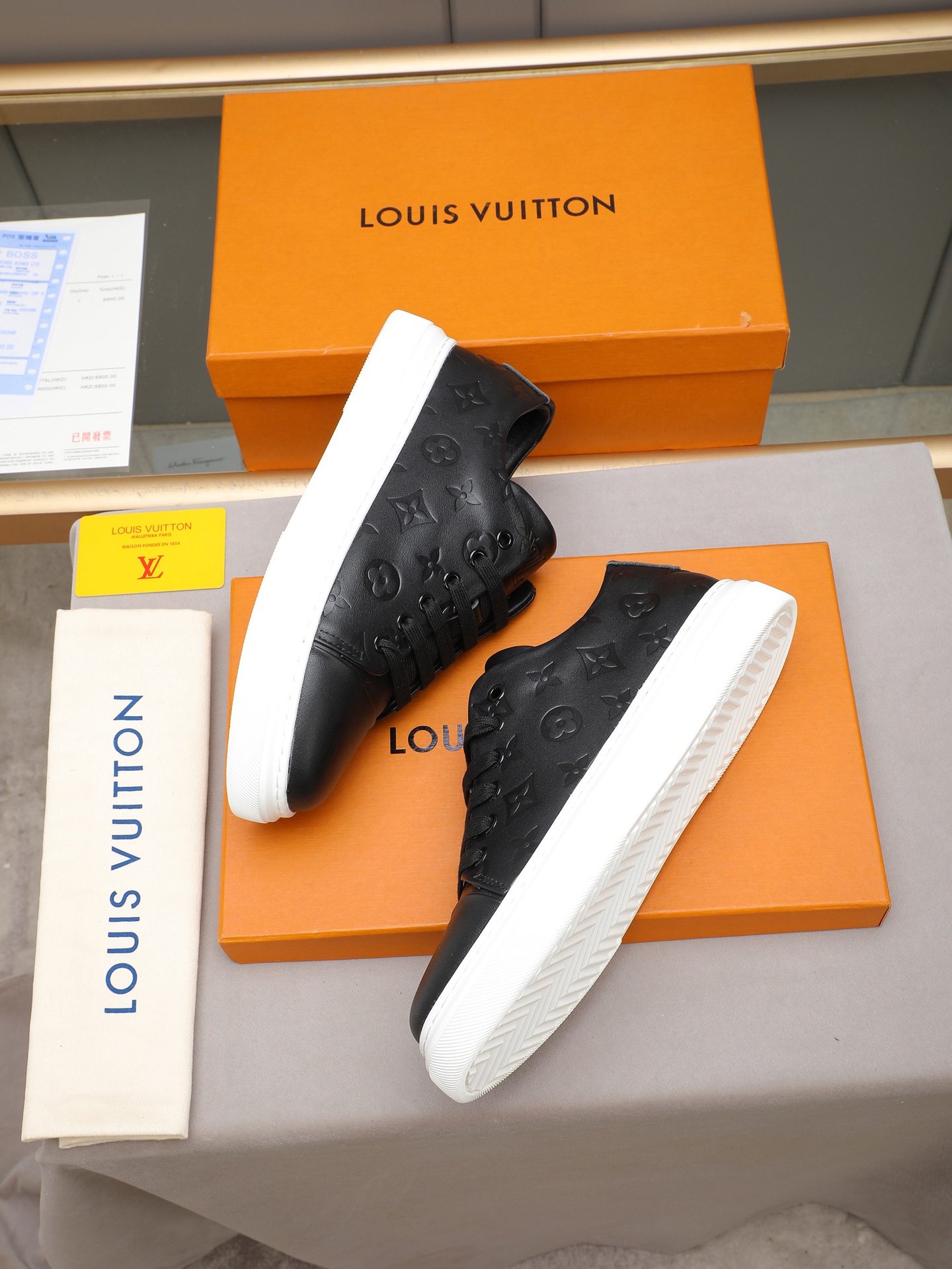 LV shoe