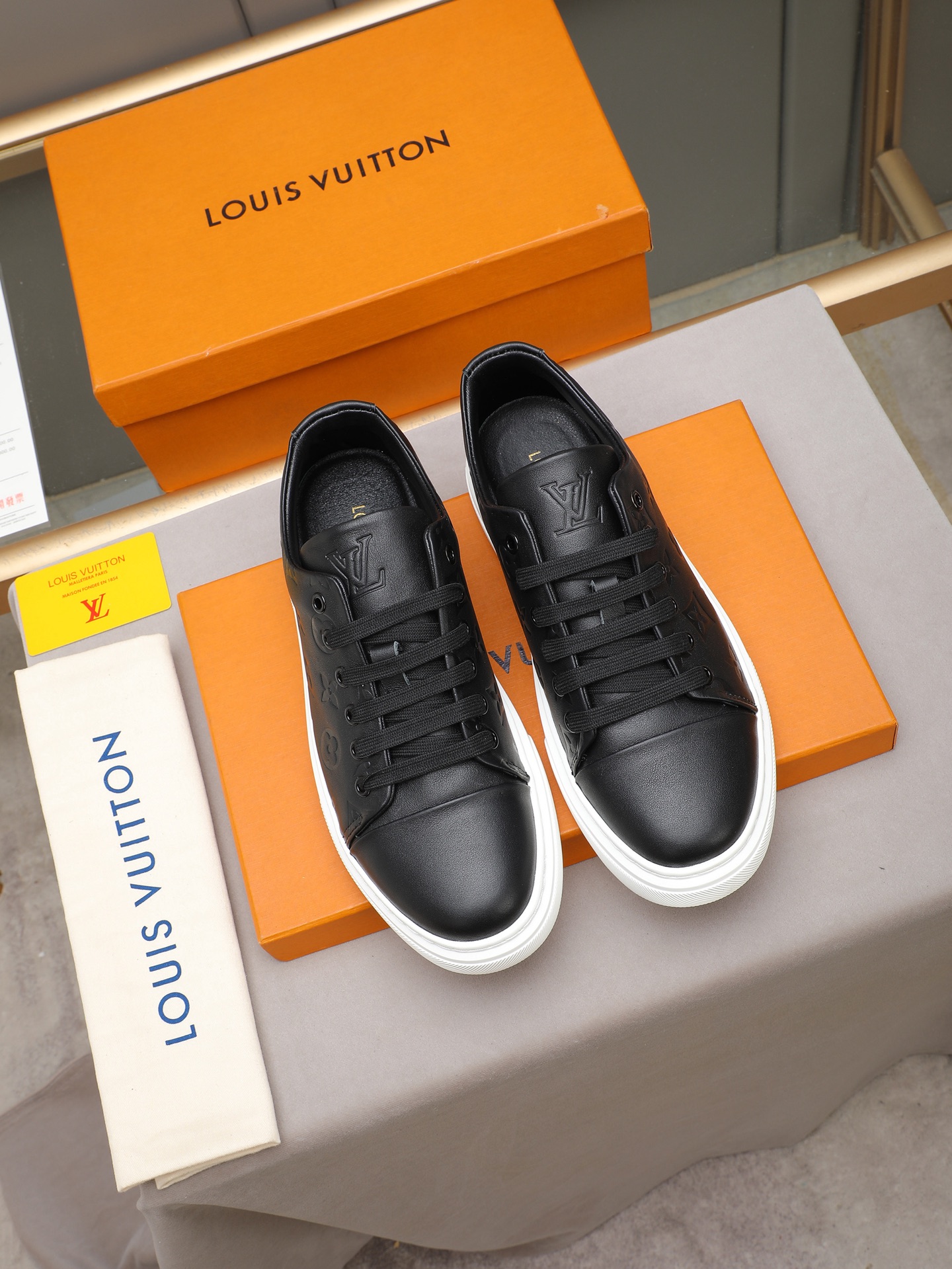 LV shoe