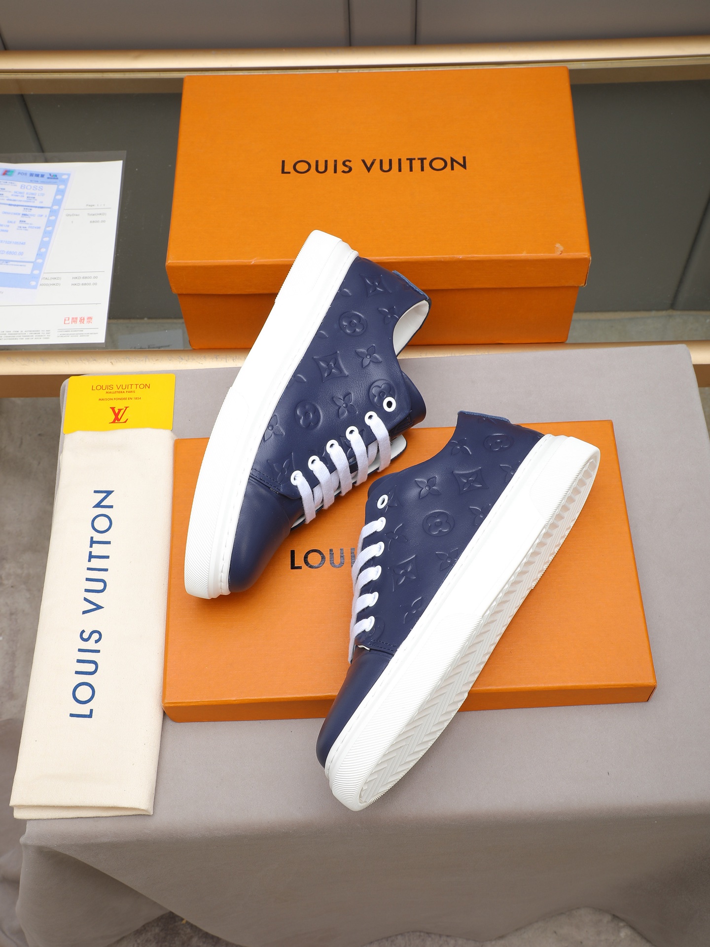 LV shoe