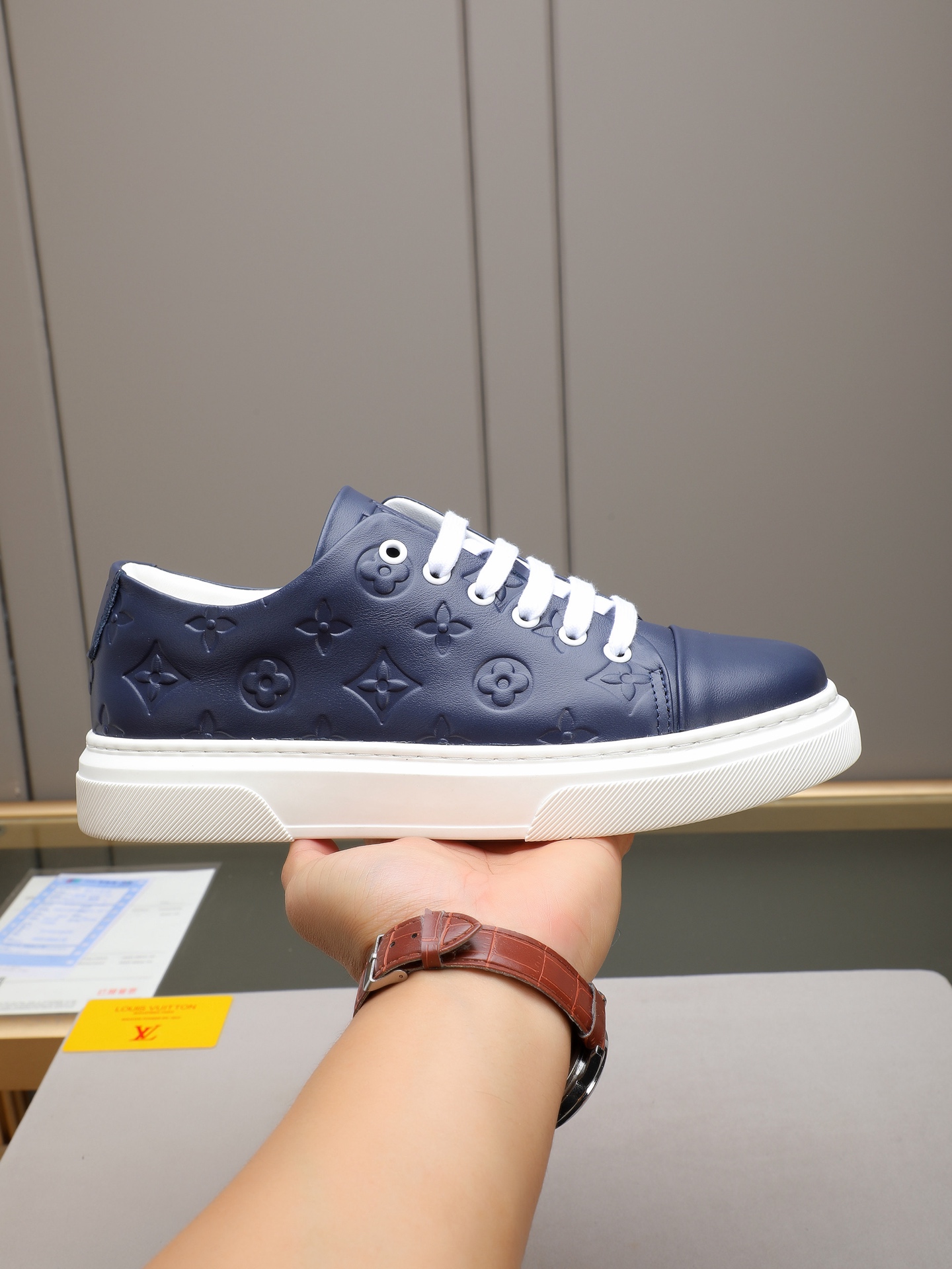 LV shoe