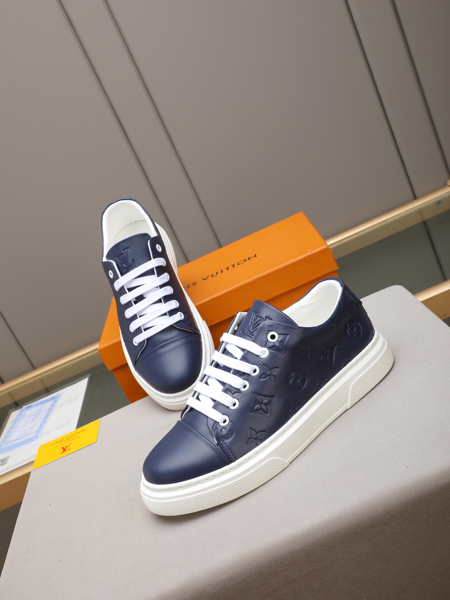 LV shoe