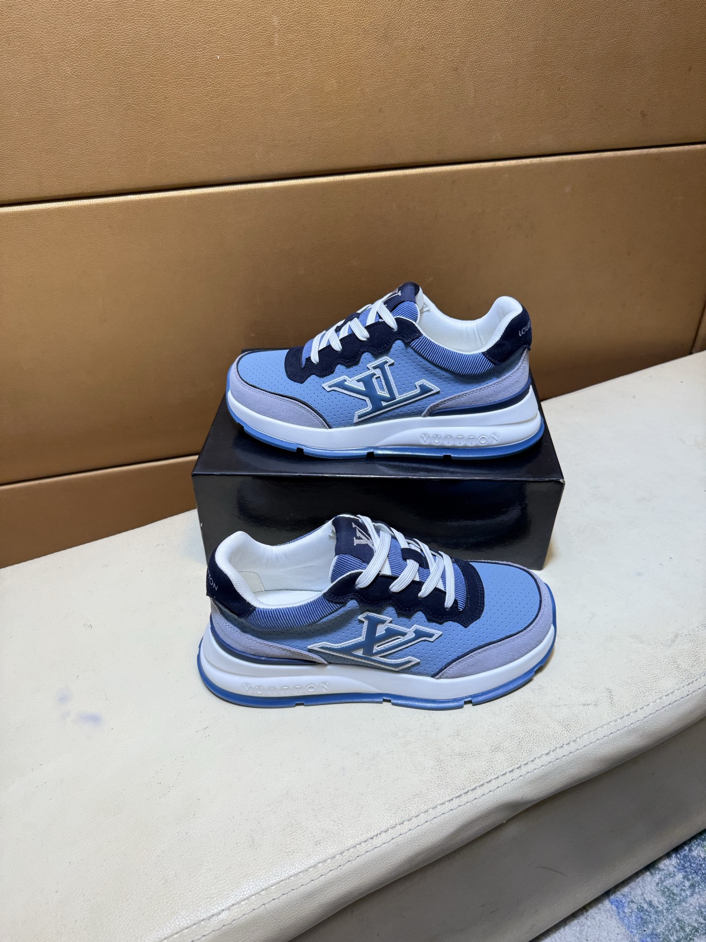 LV shoe