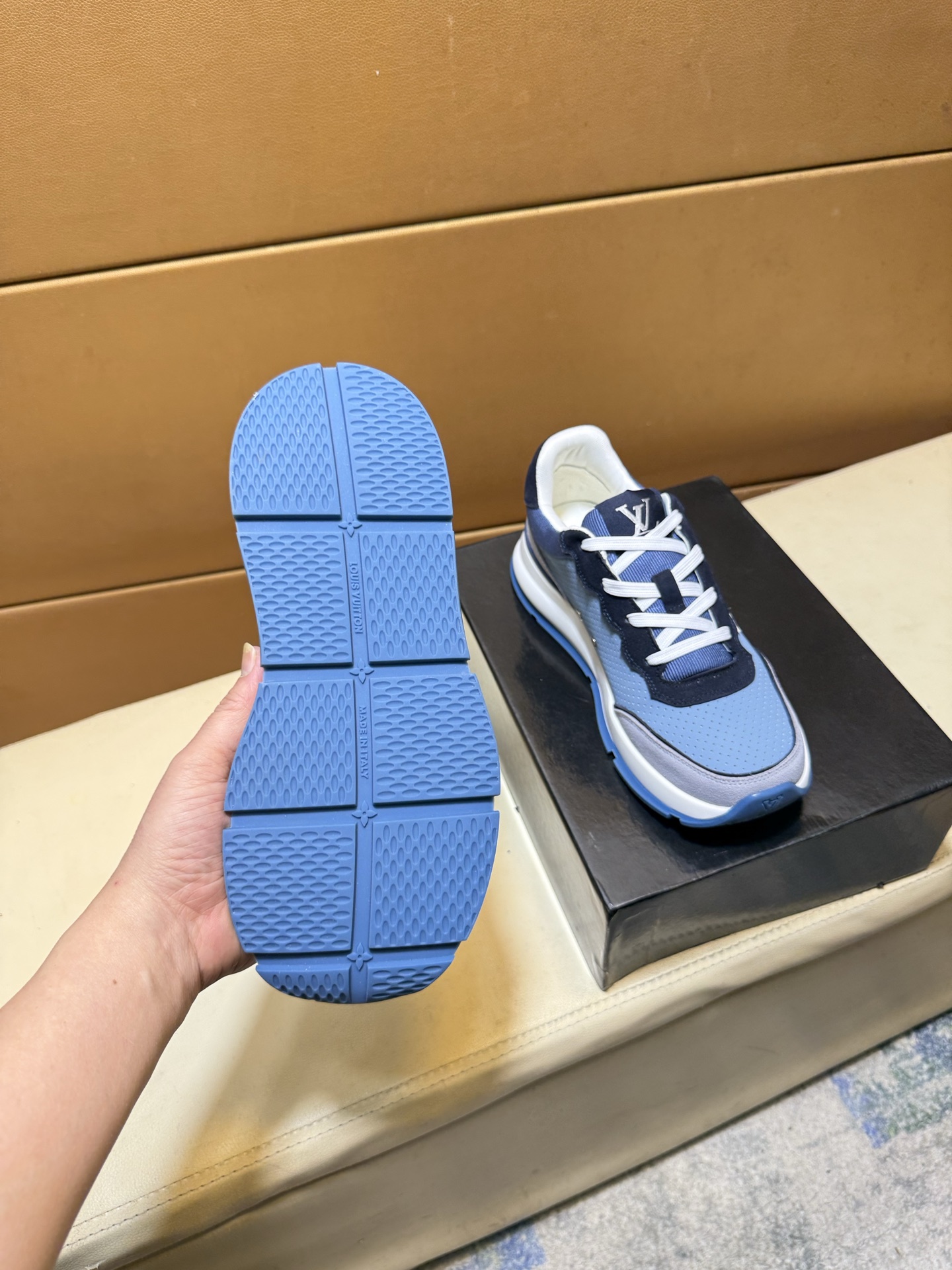 LV shoe