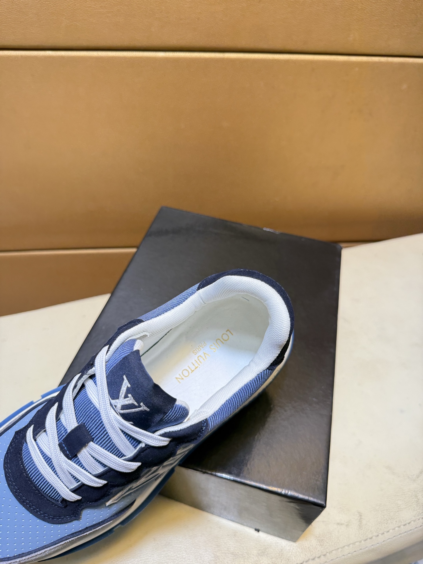 LV shoe