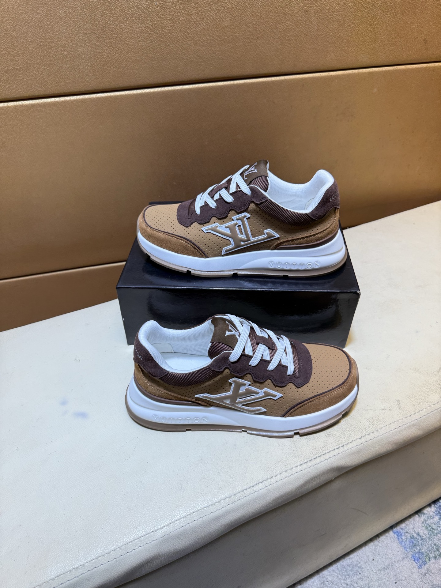LV shoe