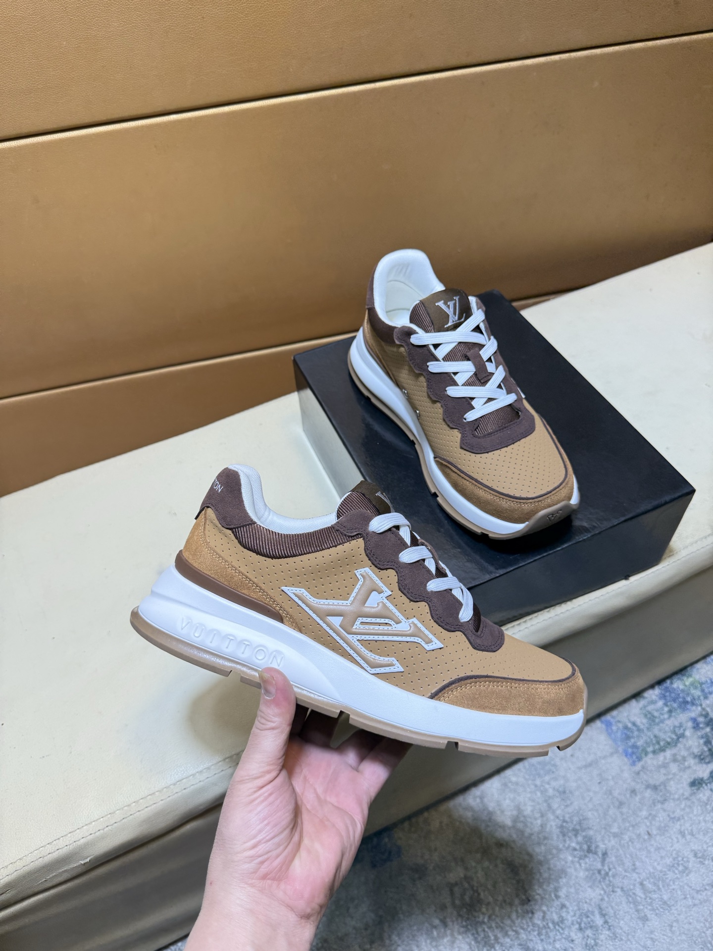LV shoe