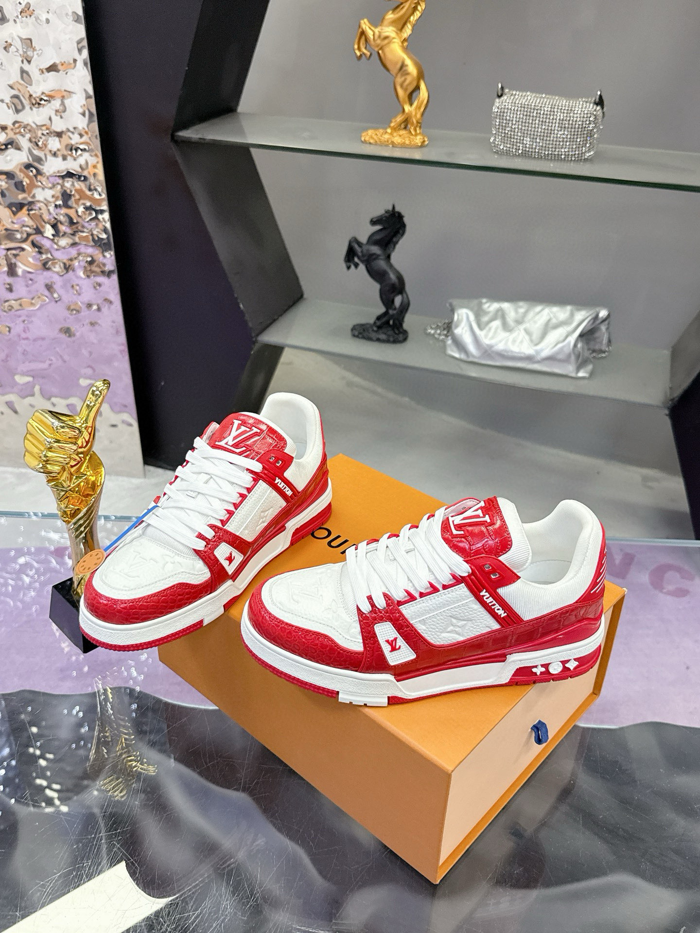 LV shoe