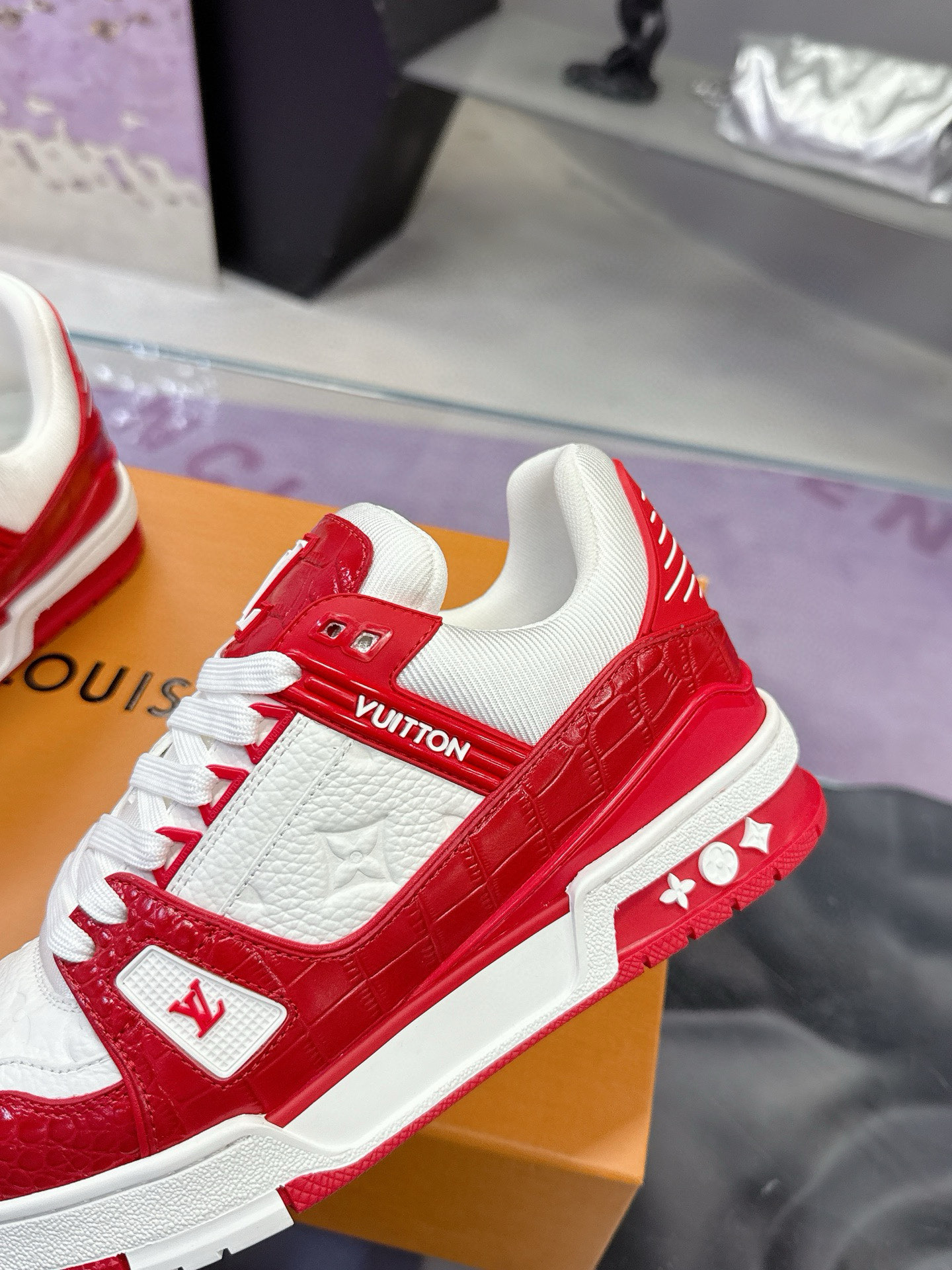 LV shoe