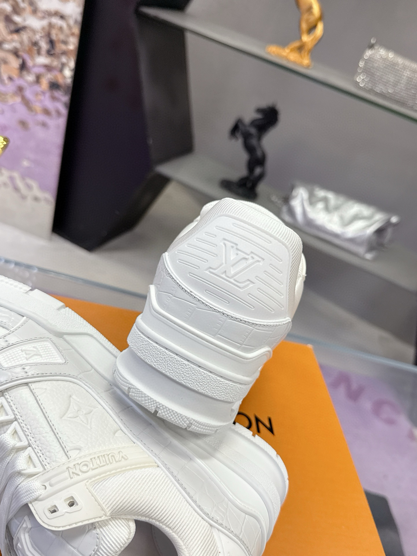 LV shoe