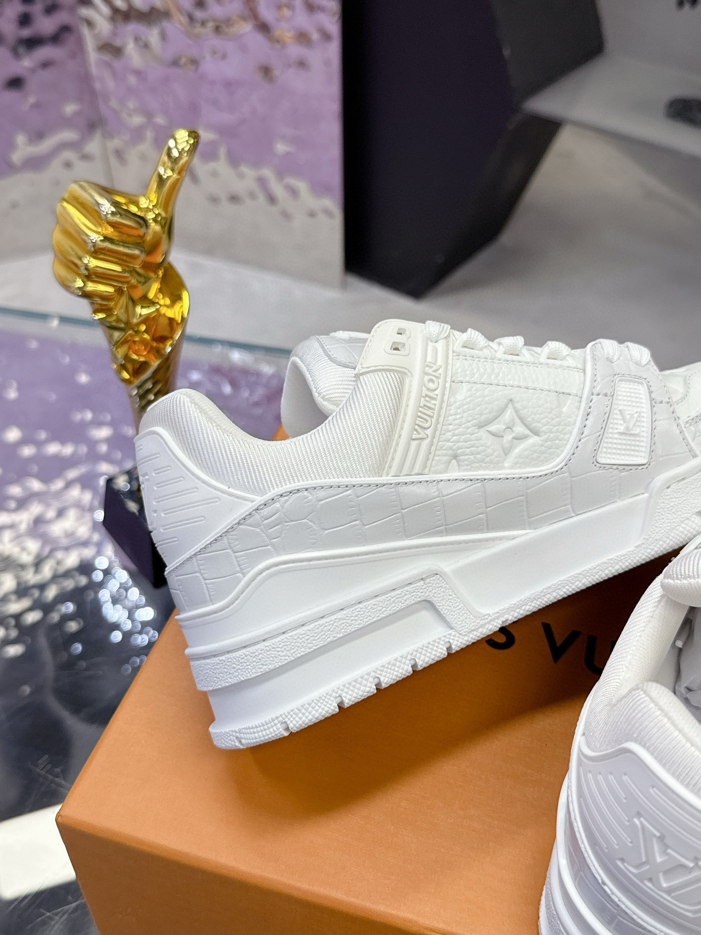 LV shoe