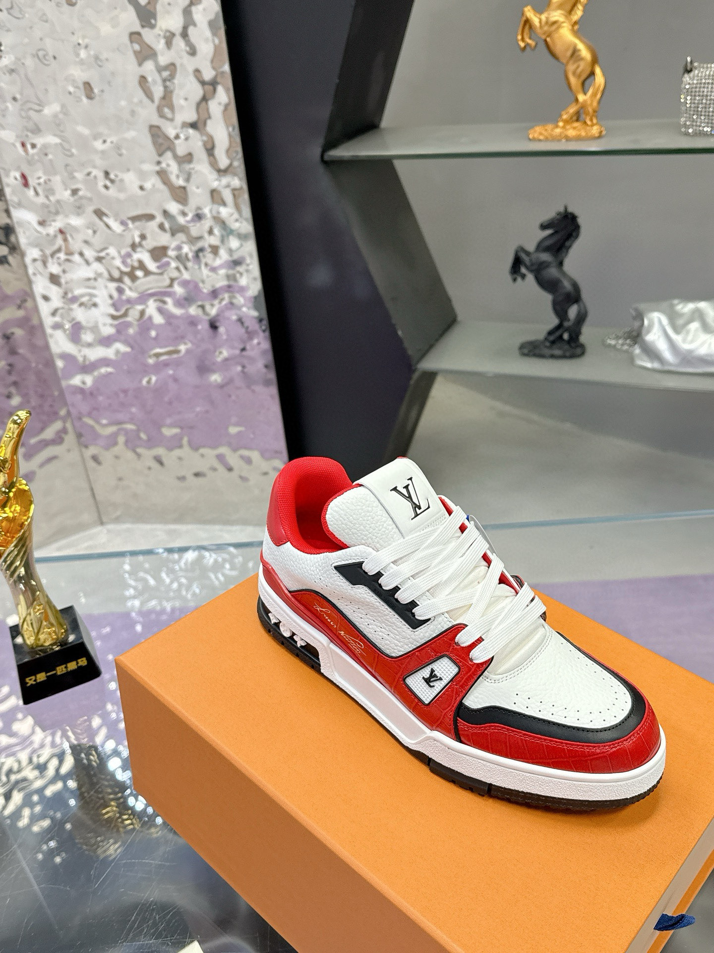 LV shoe