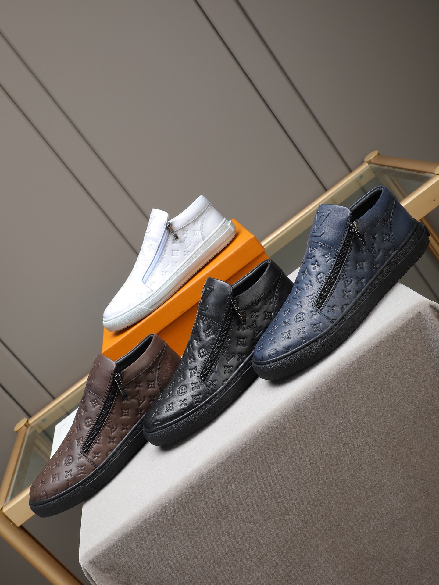 LV shoe