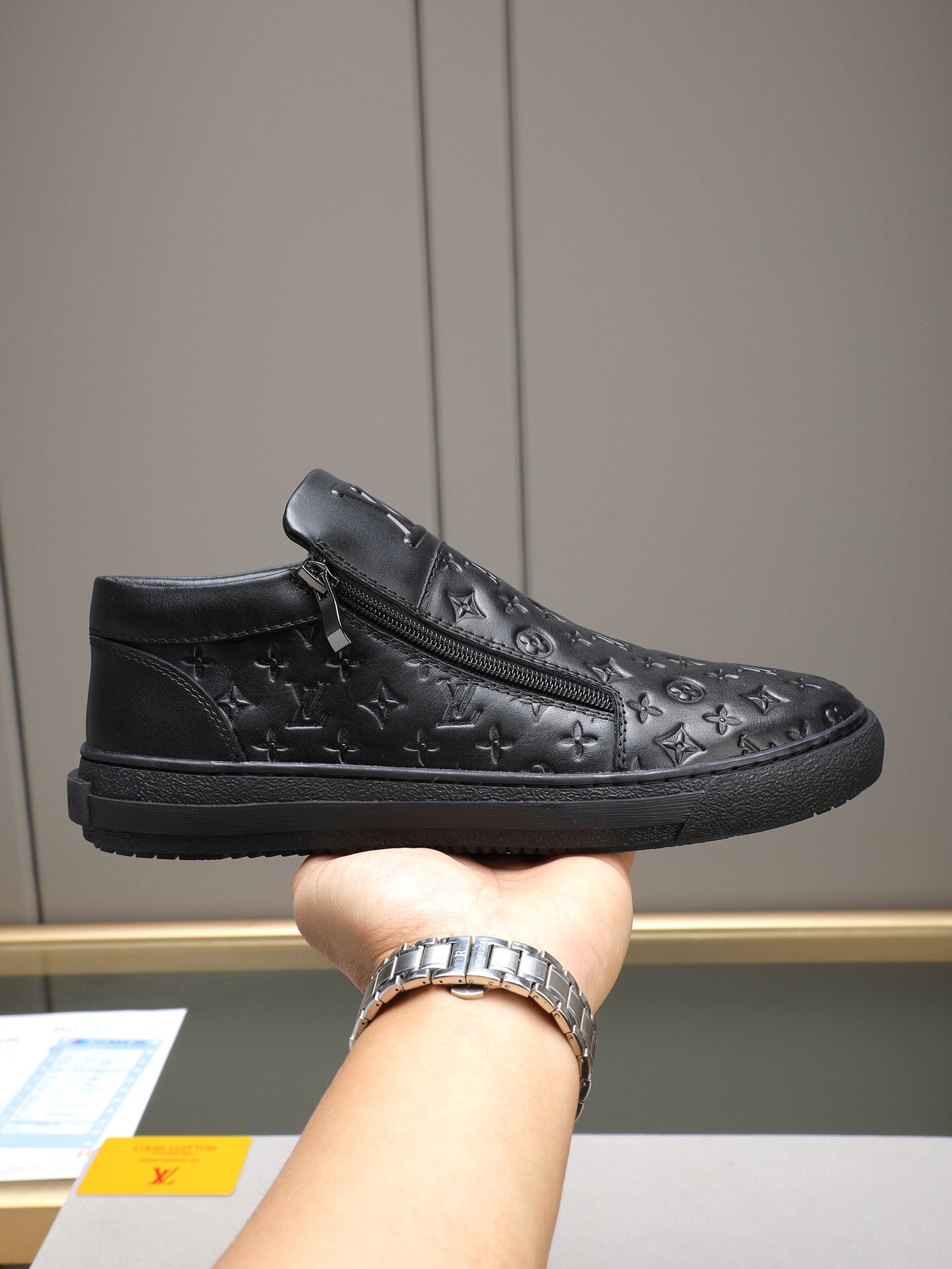 LV shoe