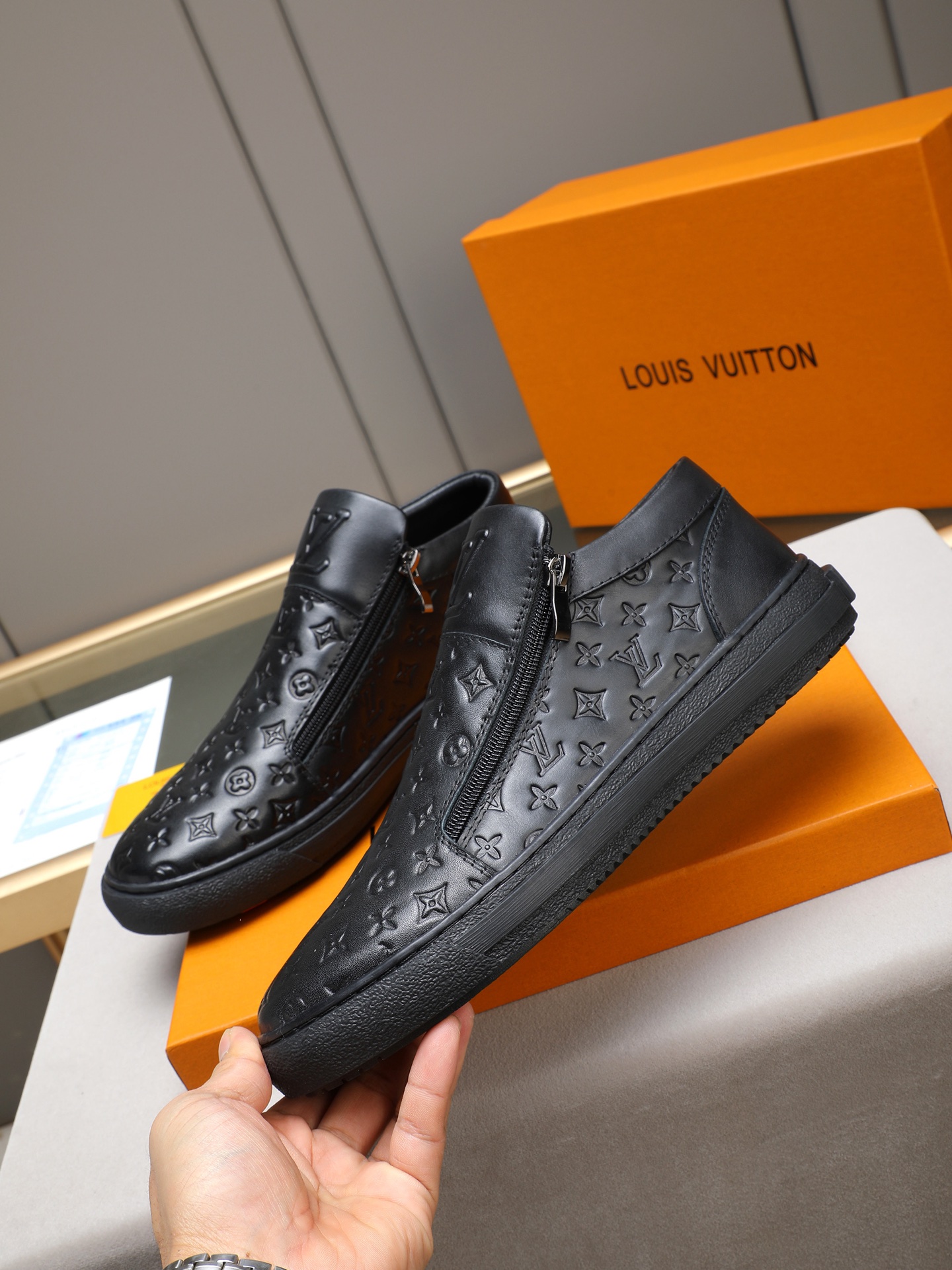 LV shoe