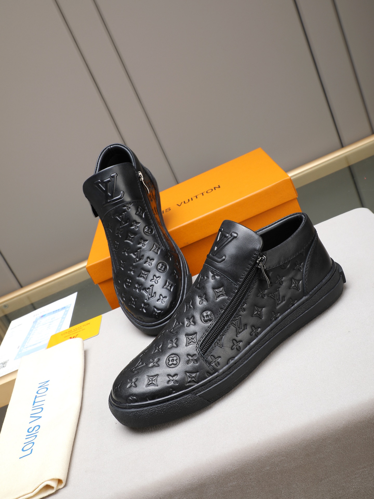 LV shoe