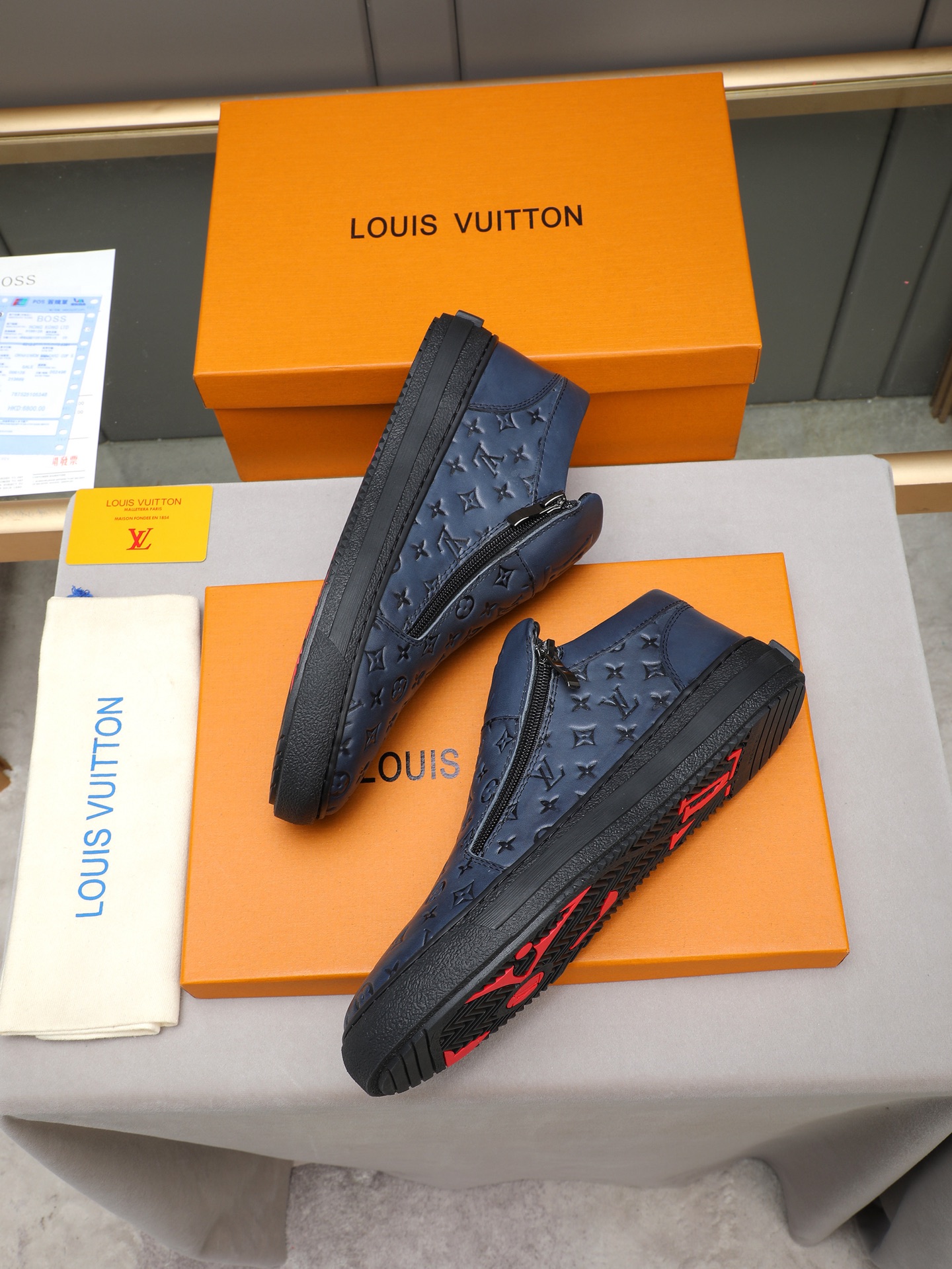 LV shoe