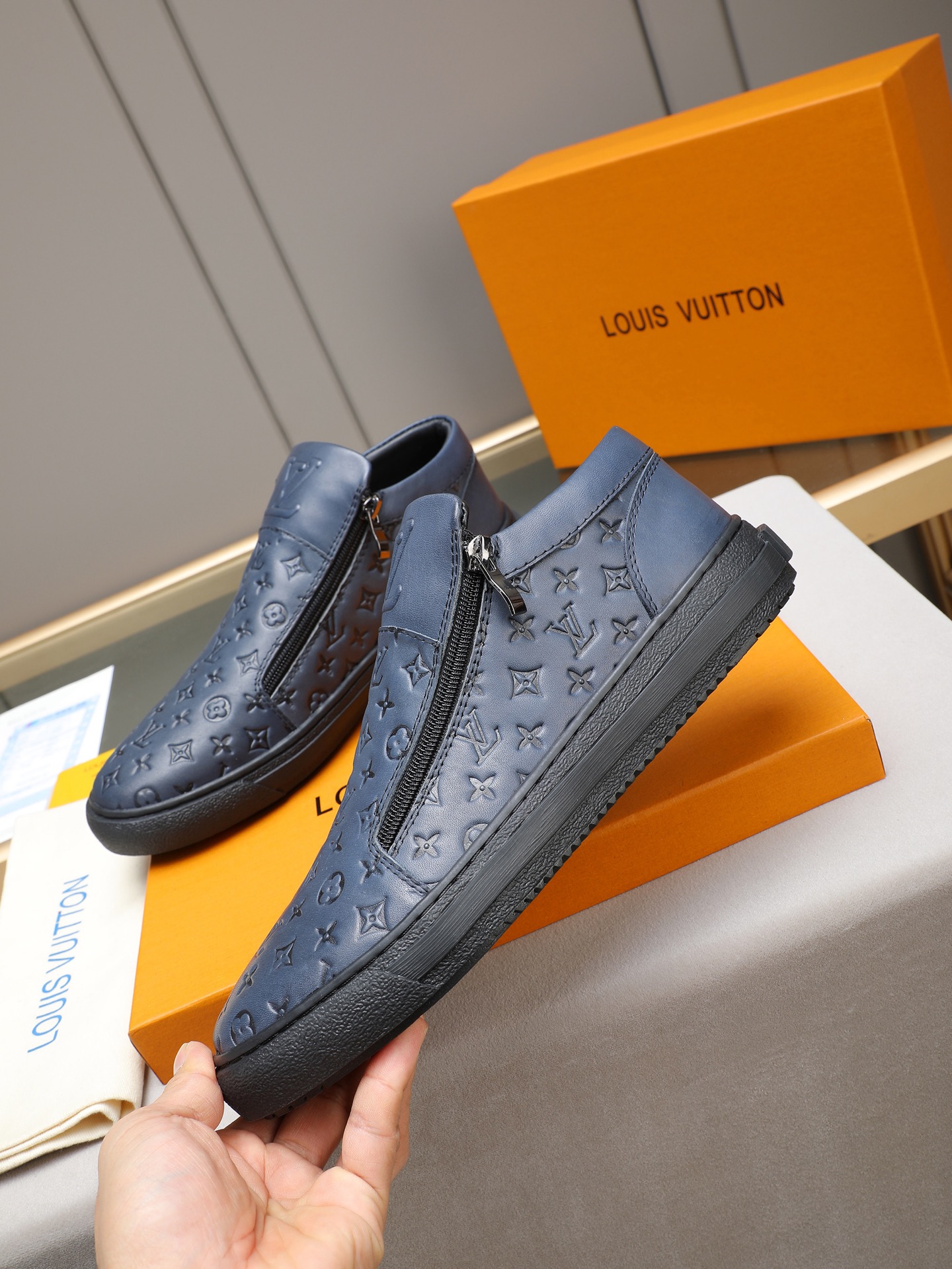 LV shoe