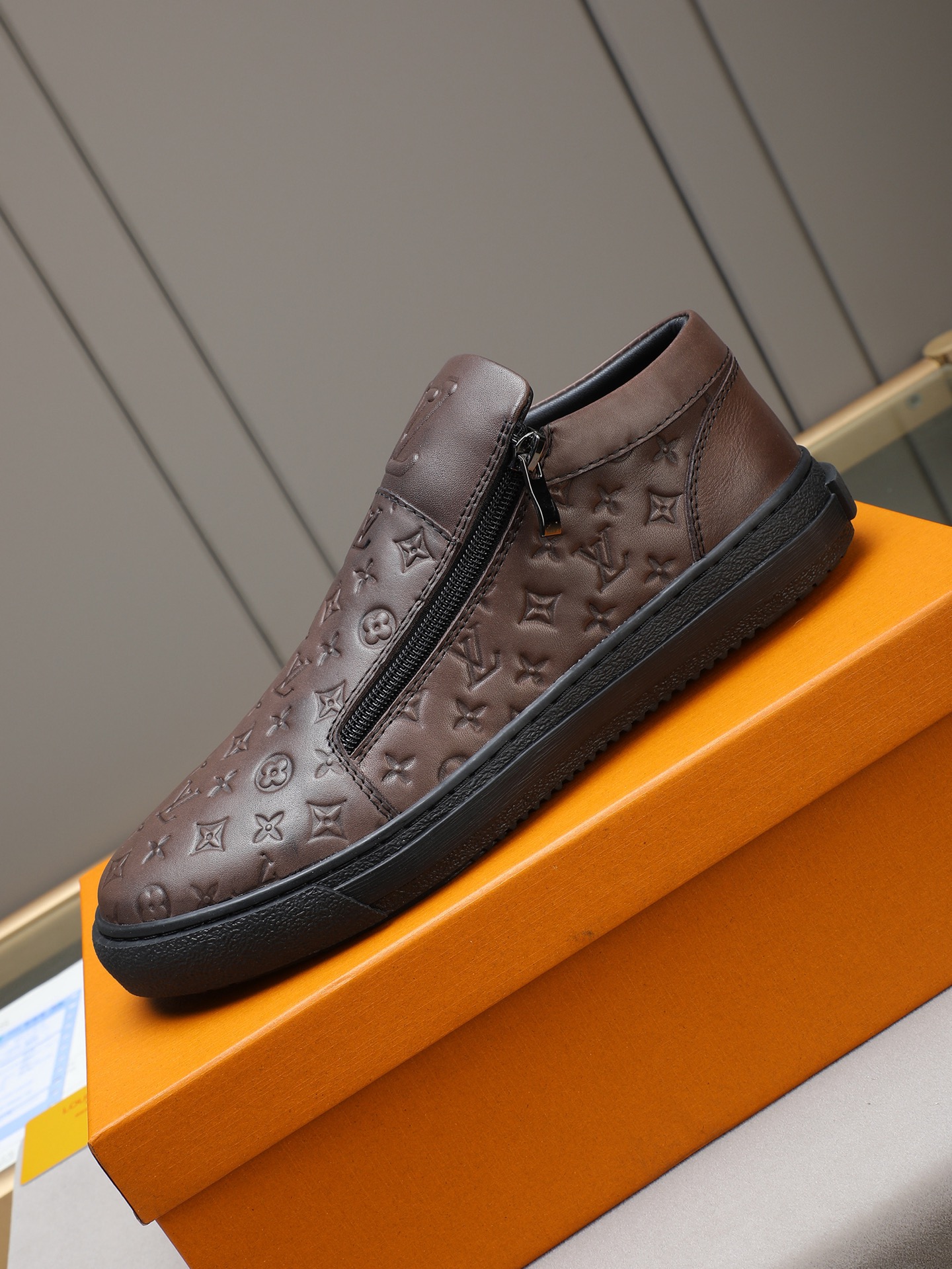 LV shoe