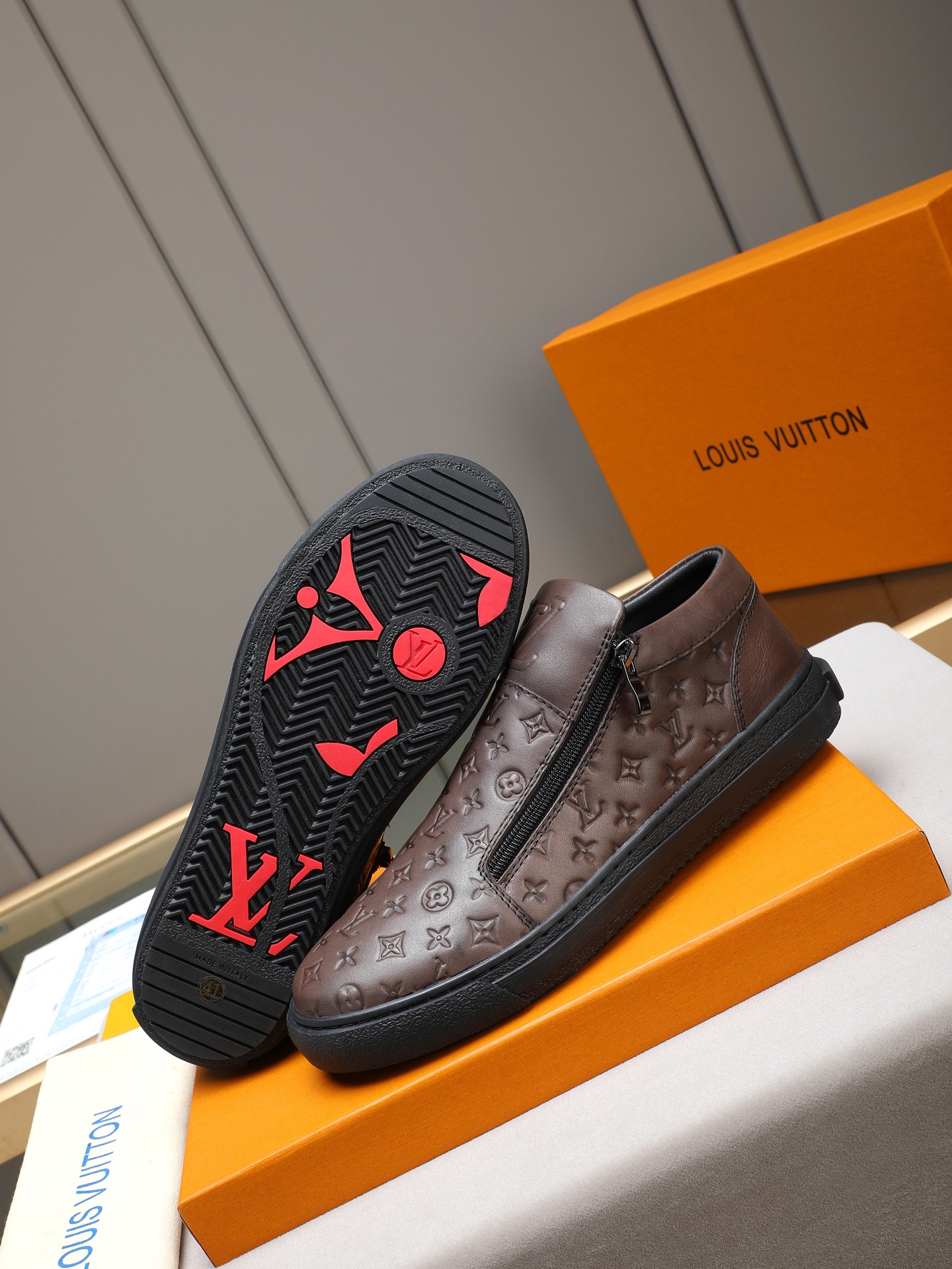 LV shoe