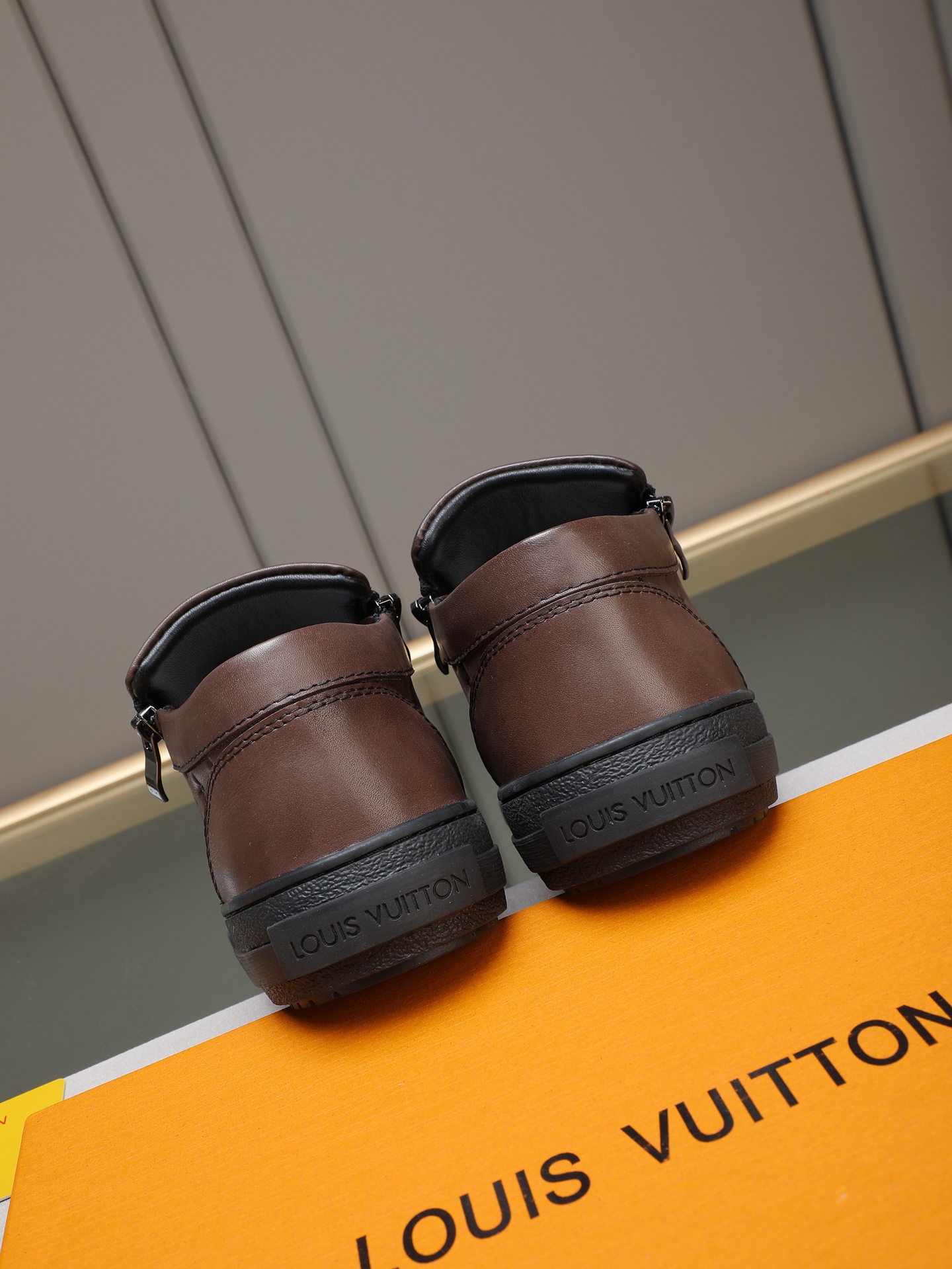 LV shoe