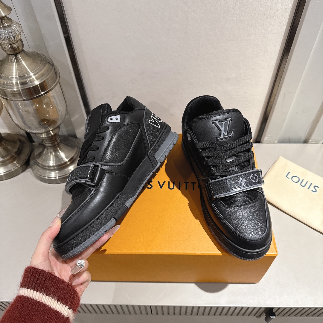 LV shoe