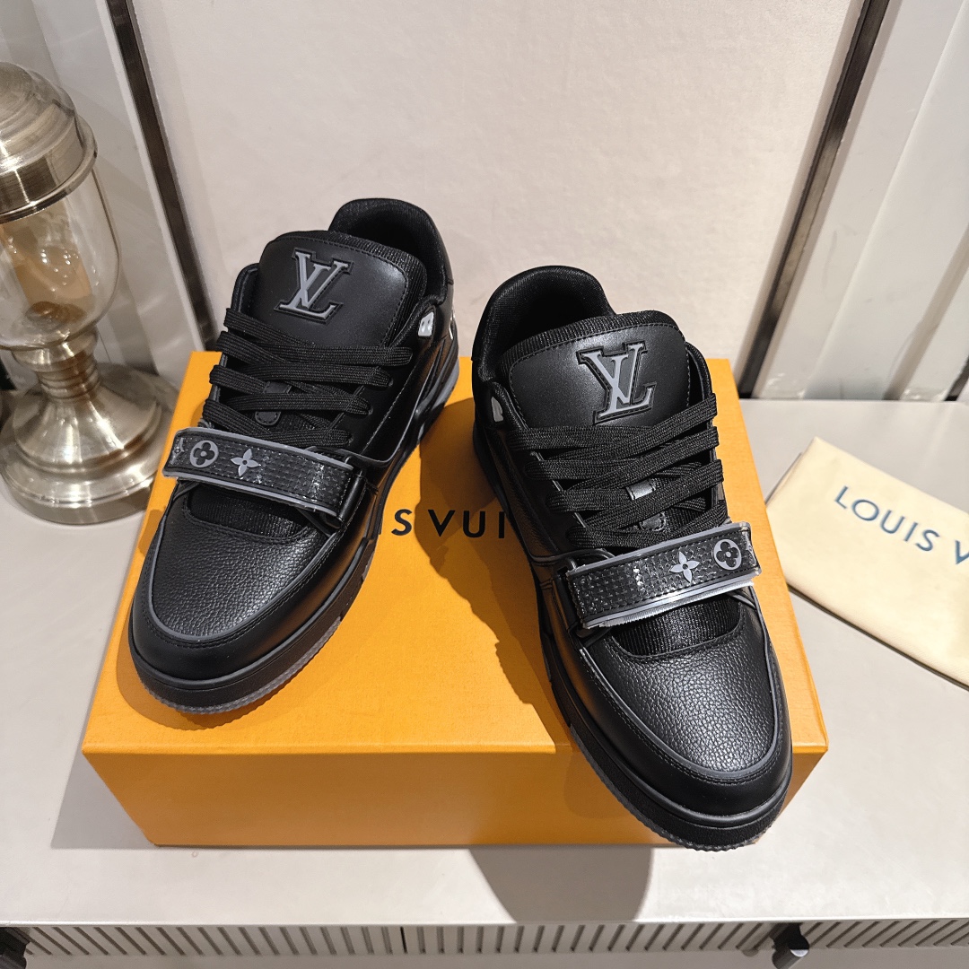 LV shoe