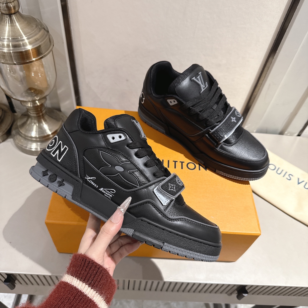 LV shoe