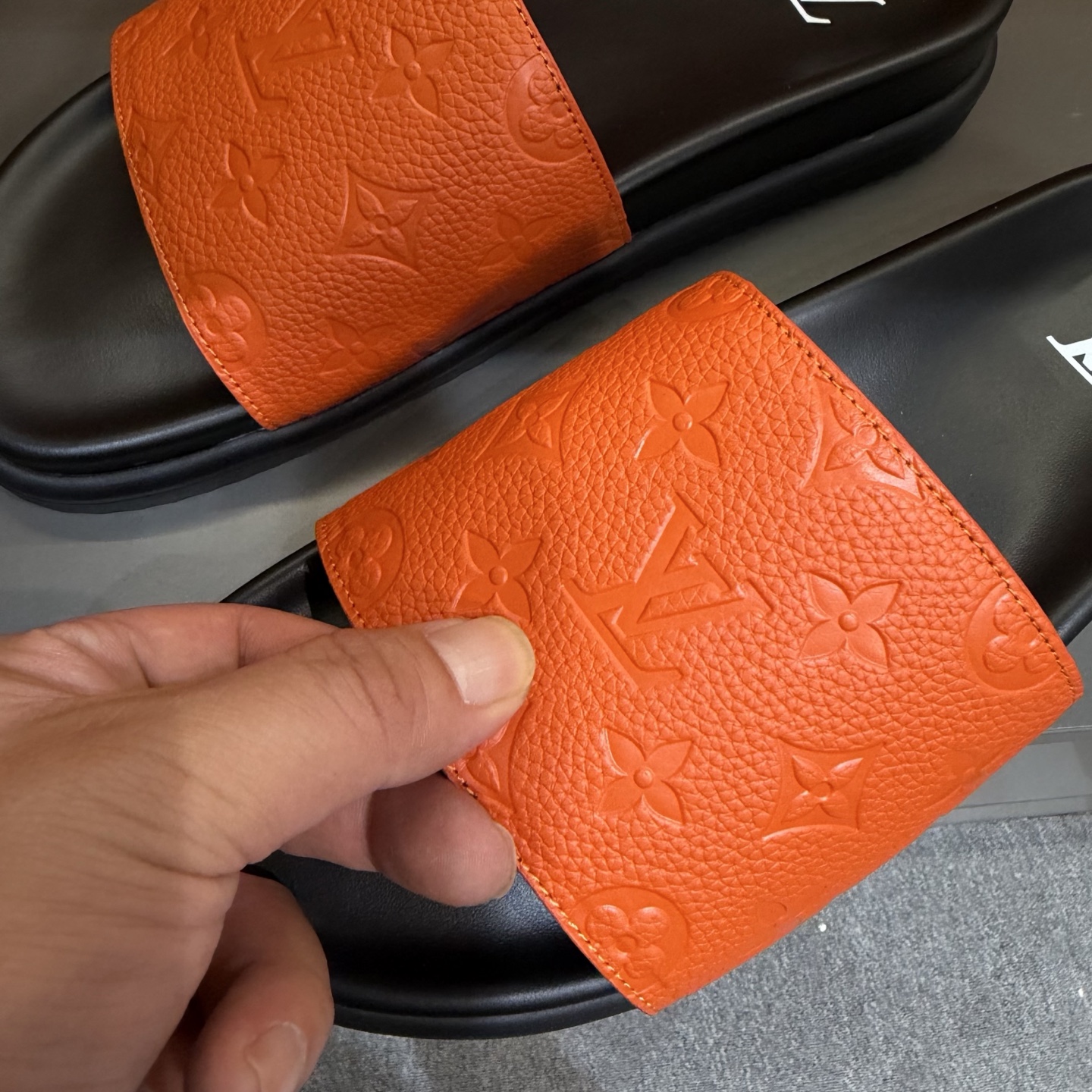 LV shoe