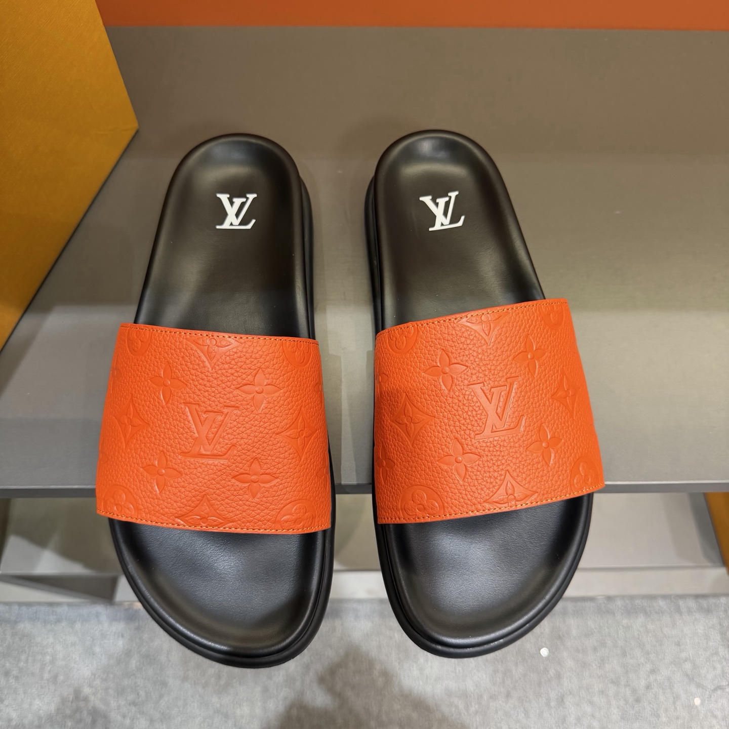 LV shoe