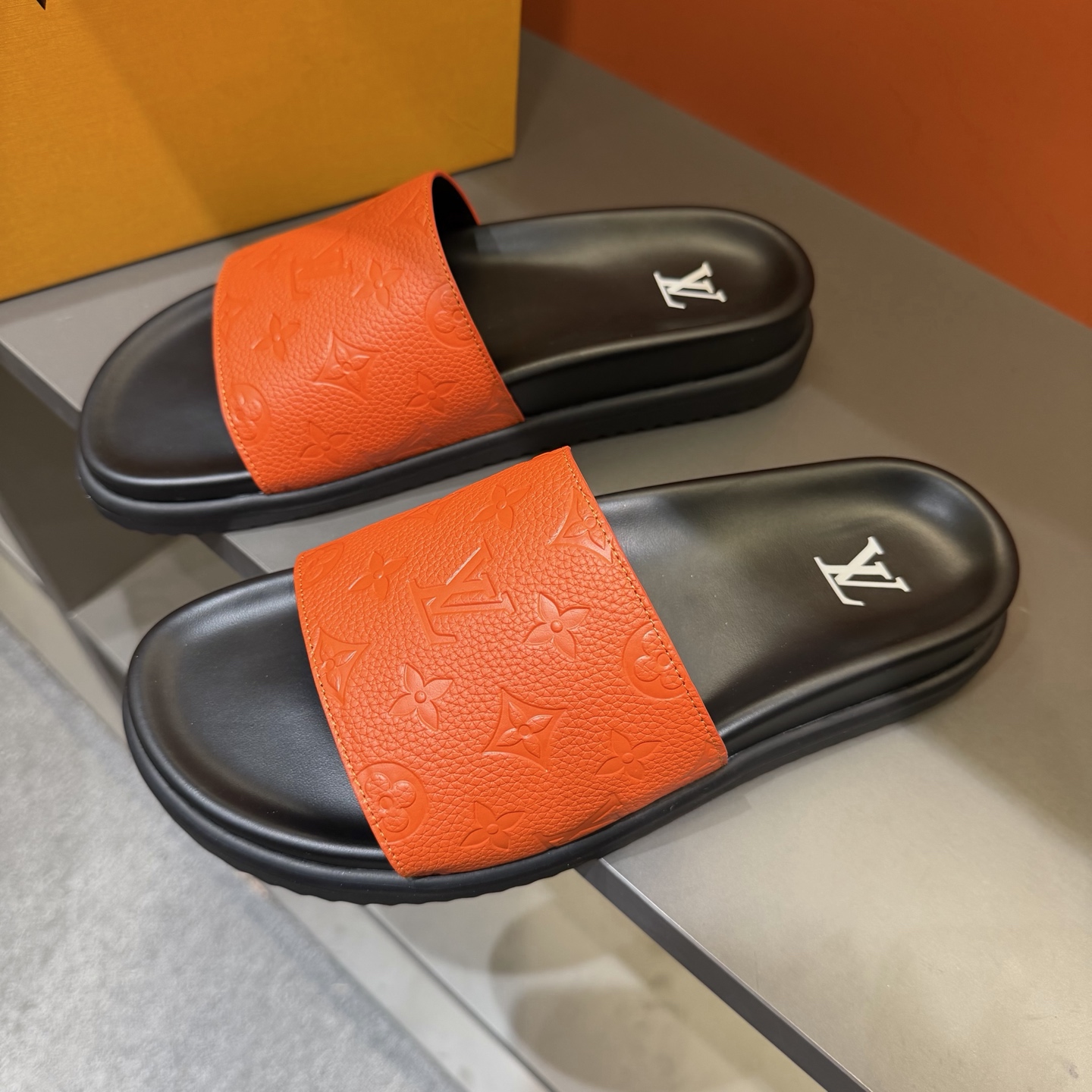 LV shoe