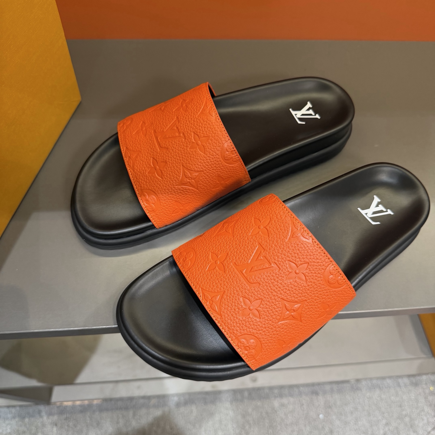 LV shoe