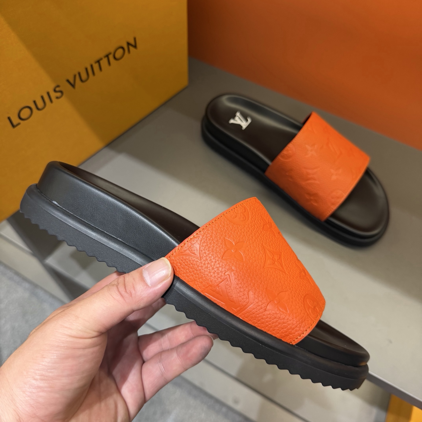 LV shoe