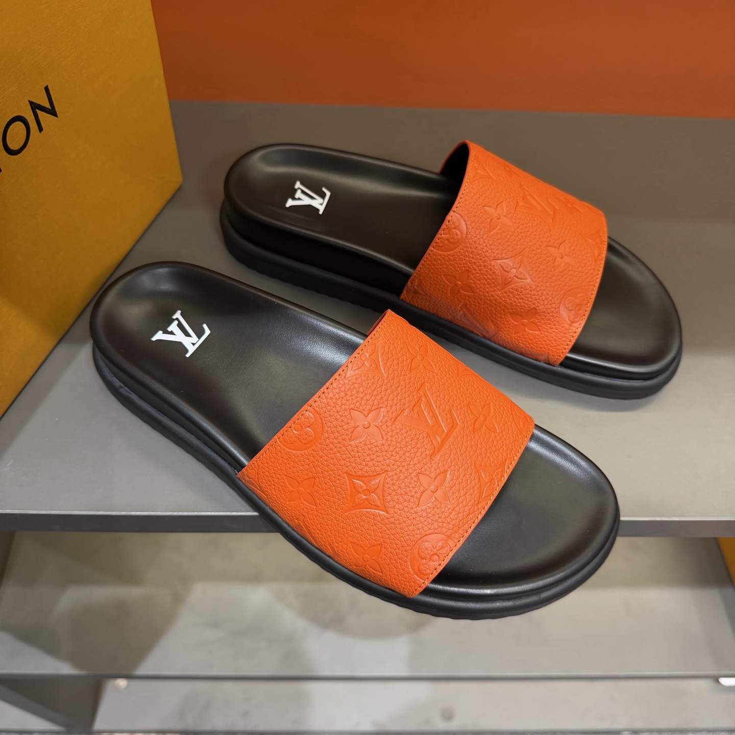 LV shoe