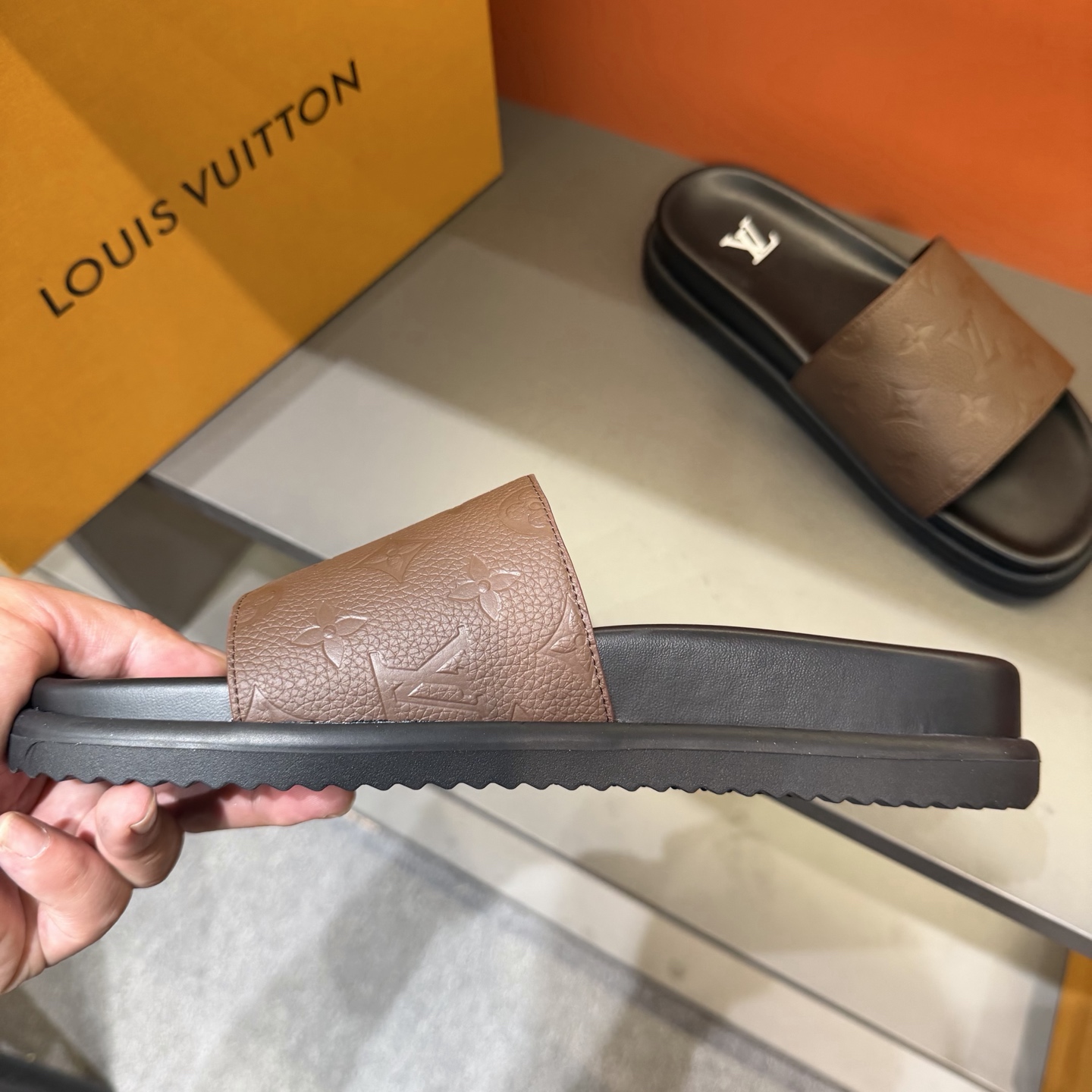 LV shoe